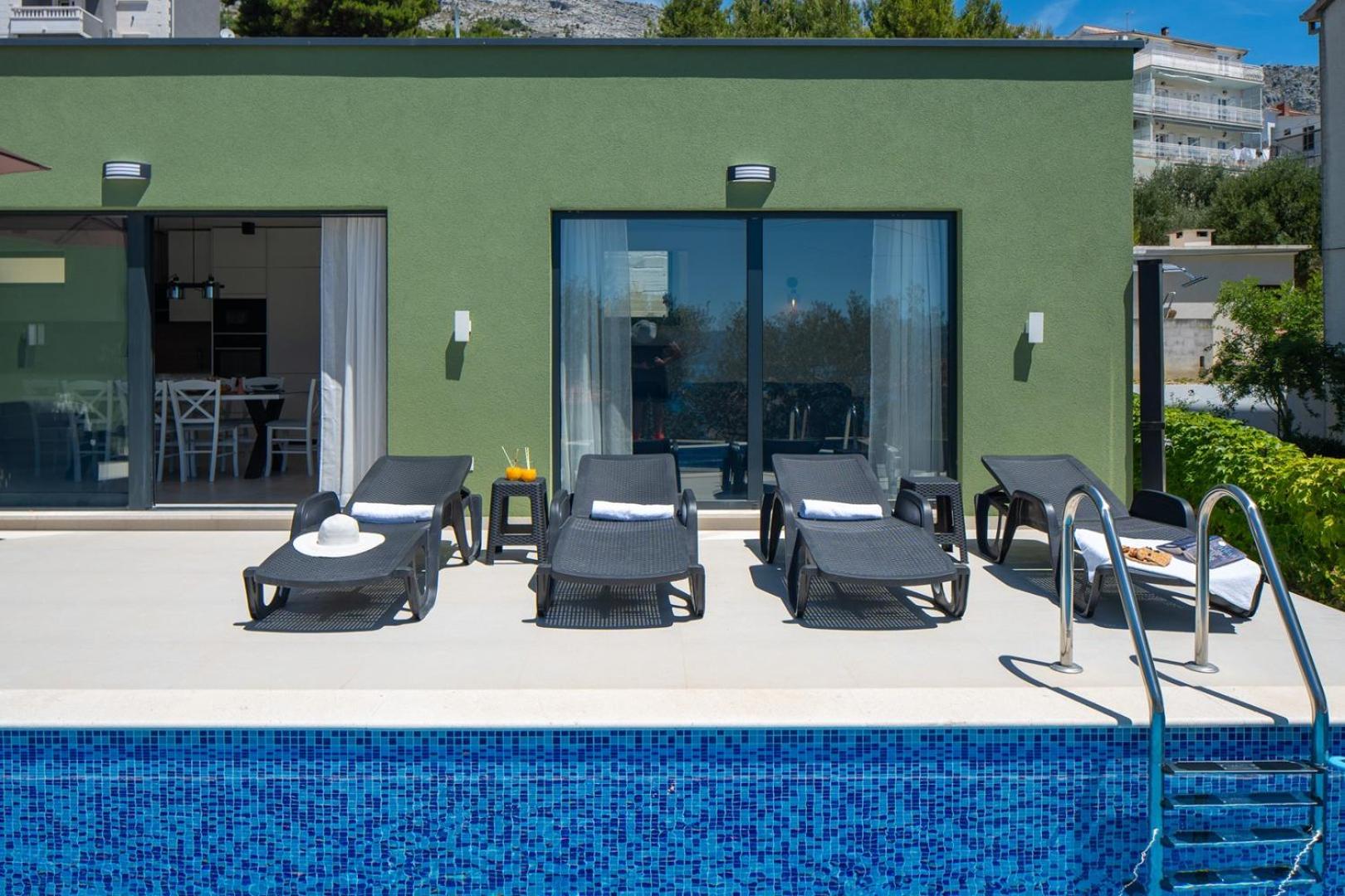 Villa Verde with 4 en-suite bedrooms, private pool, 200m from sandy beach view 4