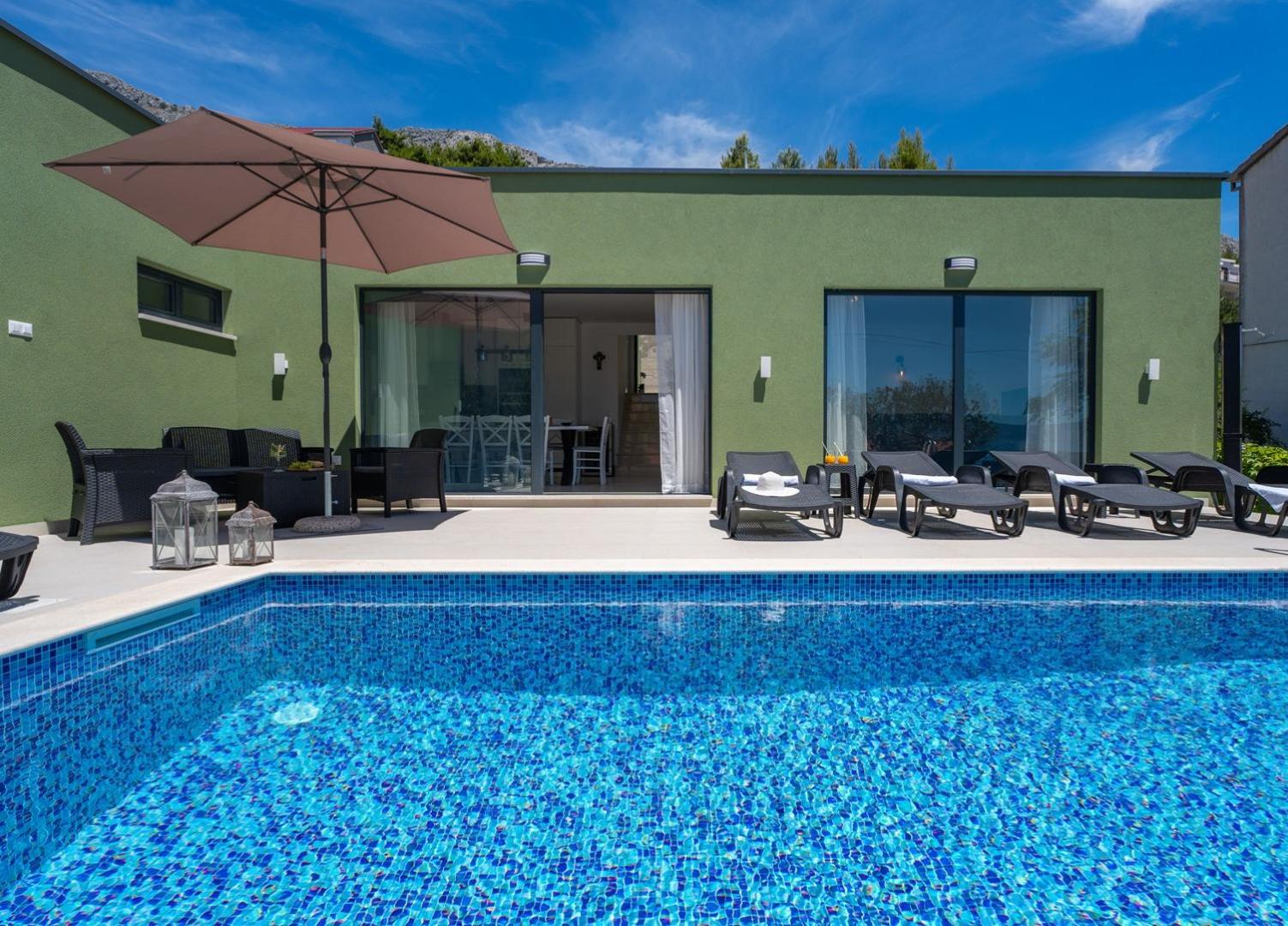 Villa Verde with 4 en-suite bedrooms, private pool, 200m from sandy beach view 5