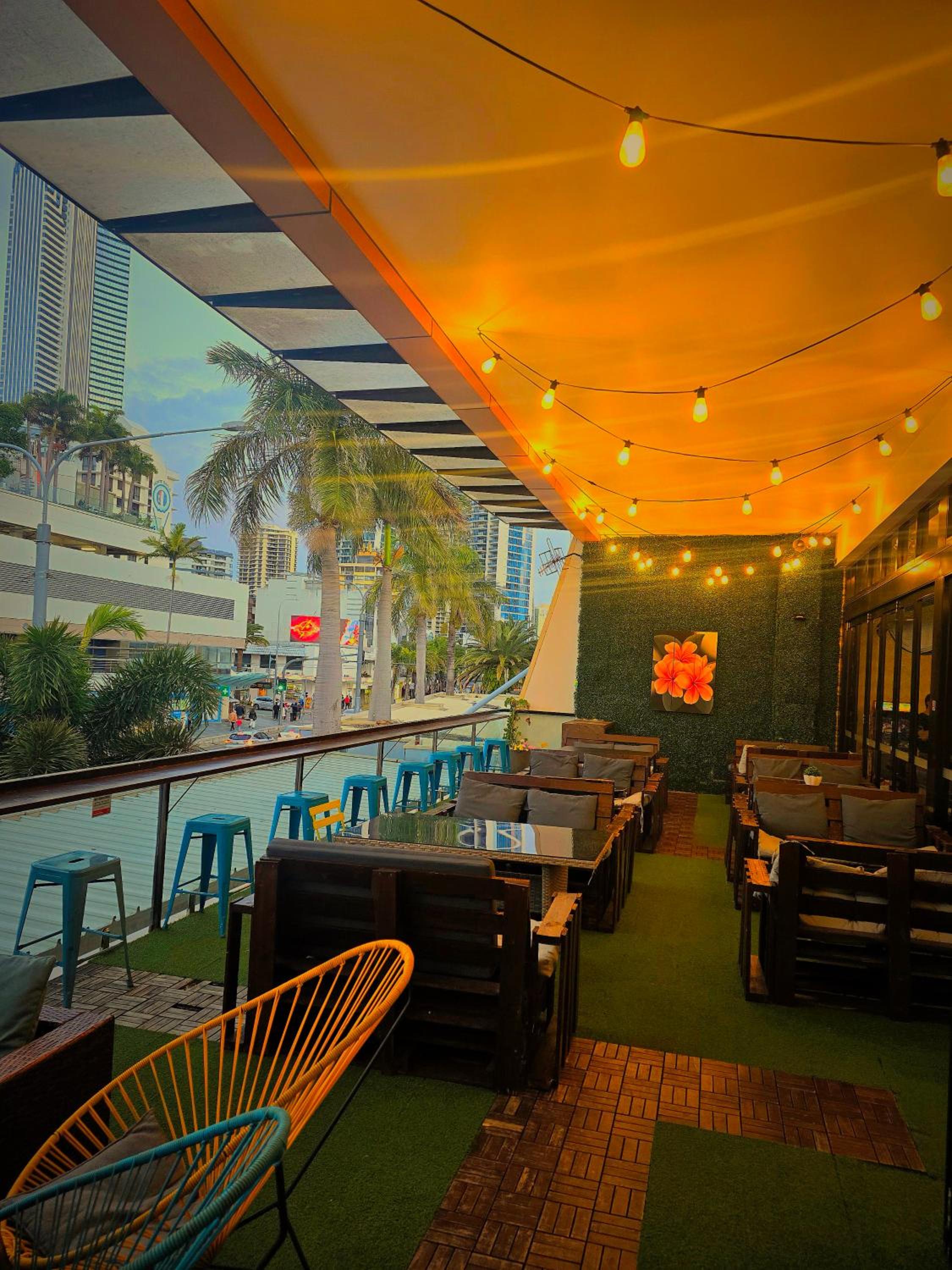 Tequila Sunrise Hostel Surfers Paradise view 2