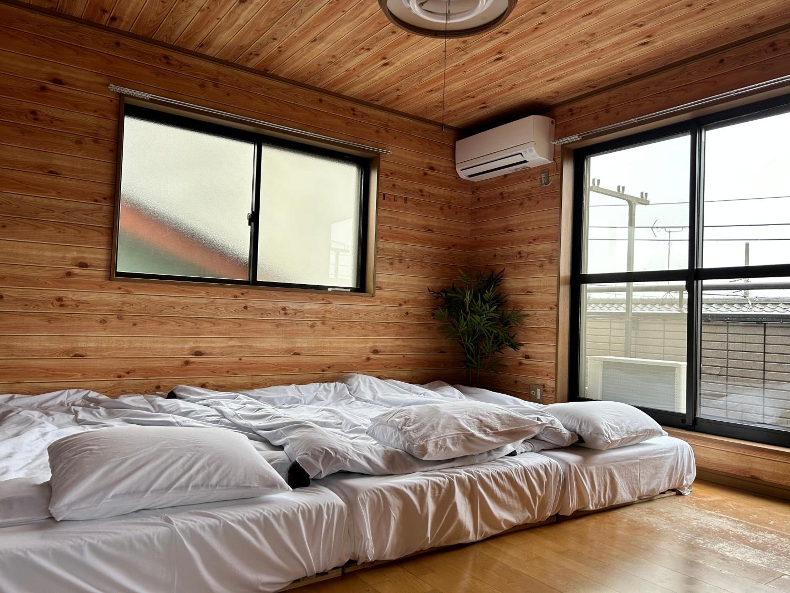 Tokyo log house with Free parking