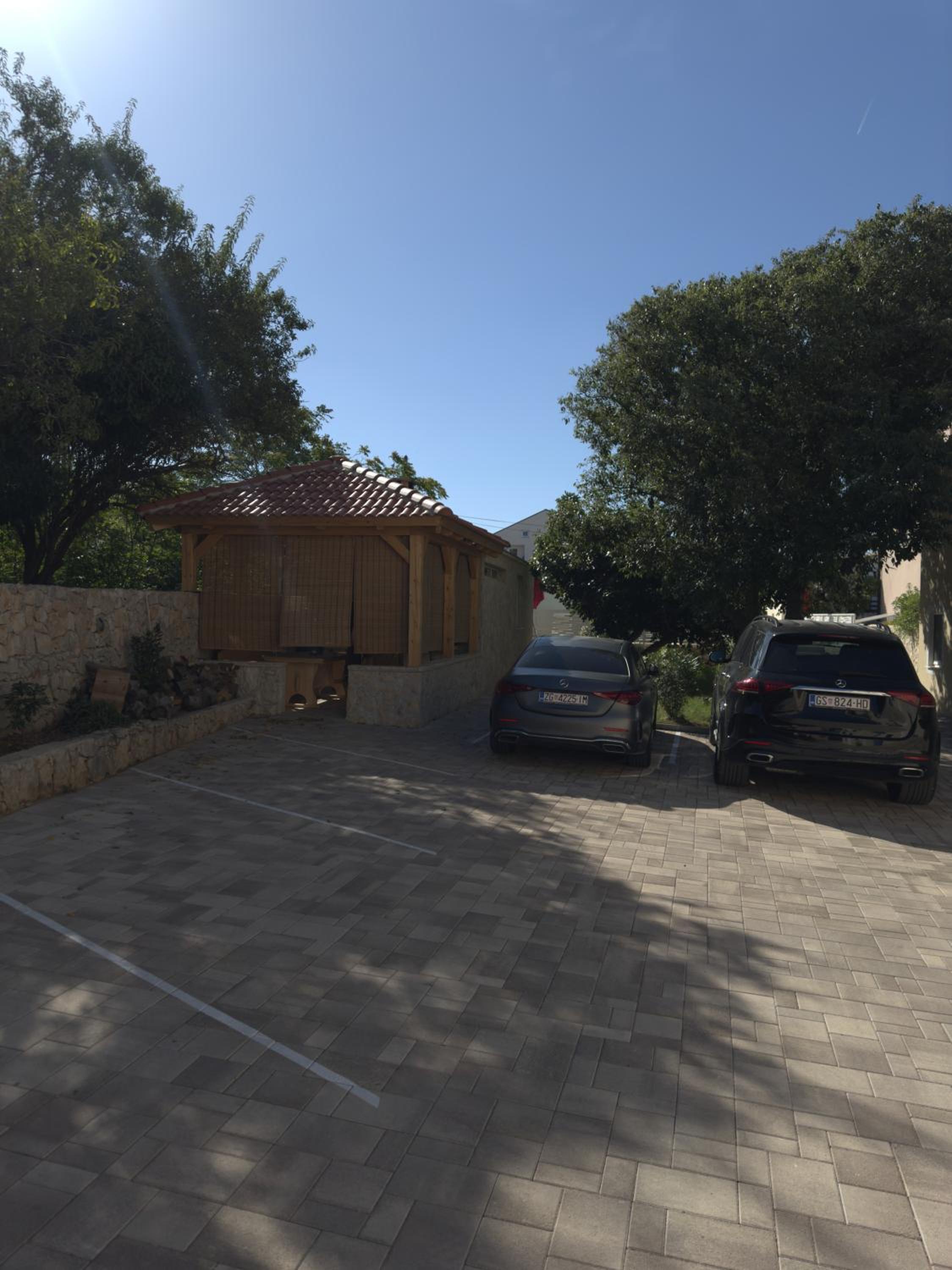 Apartmani Lovren