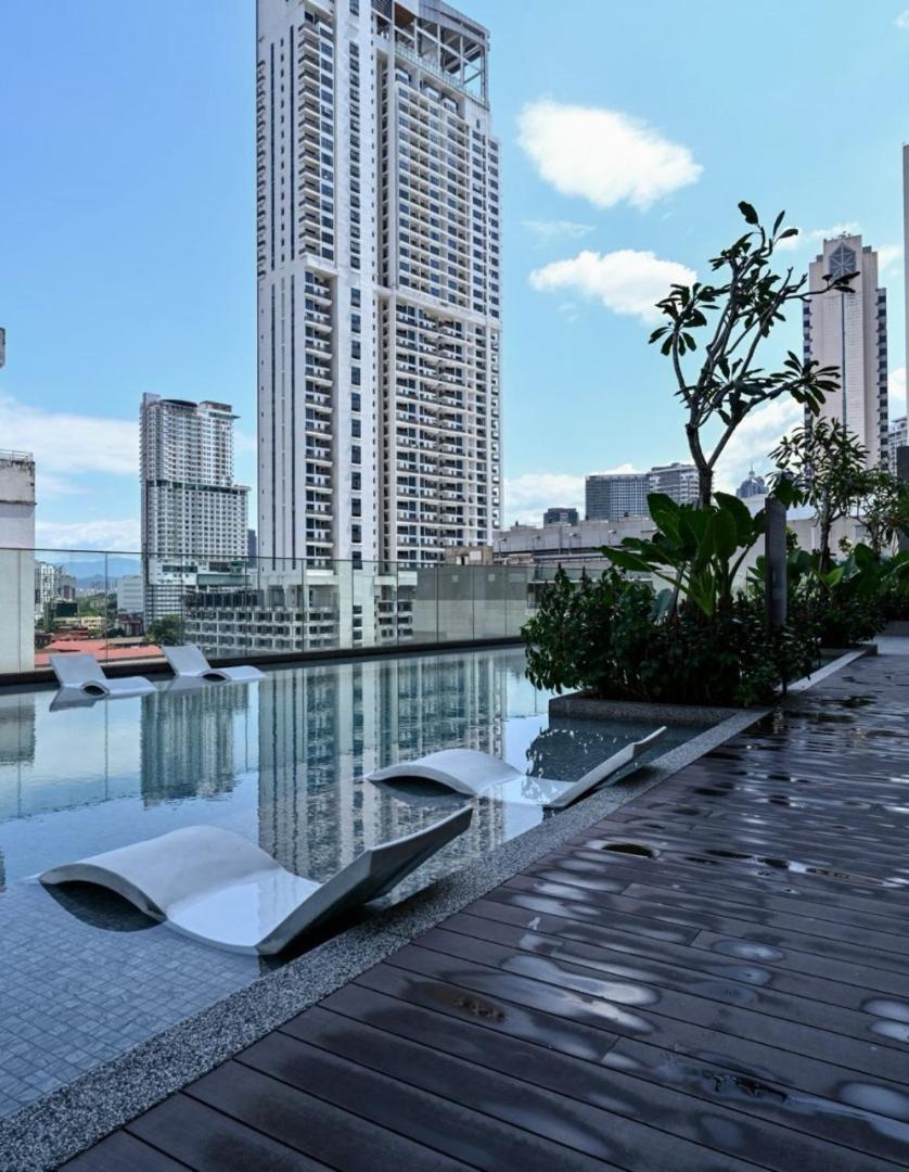 Quill Residence Luxury 3Pax Designer Suite by Hausome