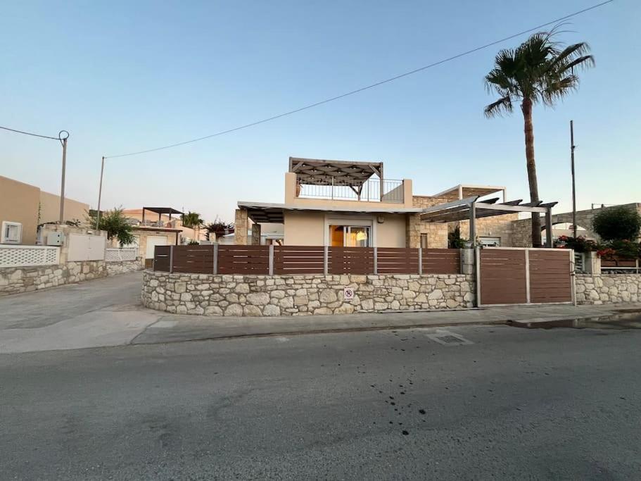 Hotel Colibri Seafront Villa With Pool