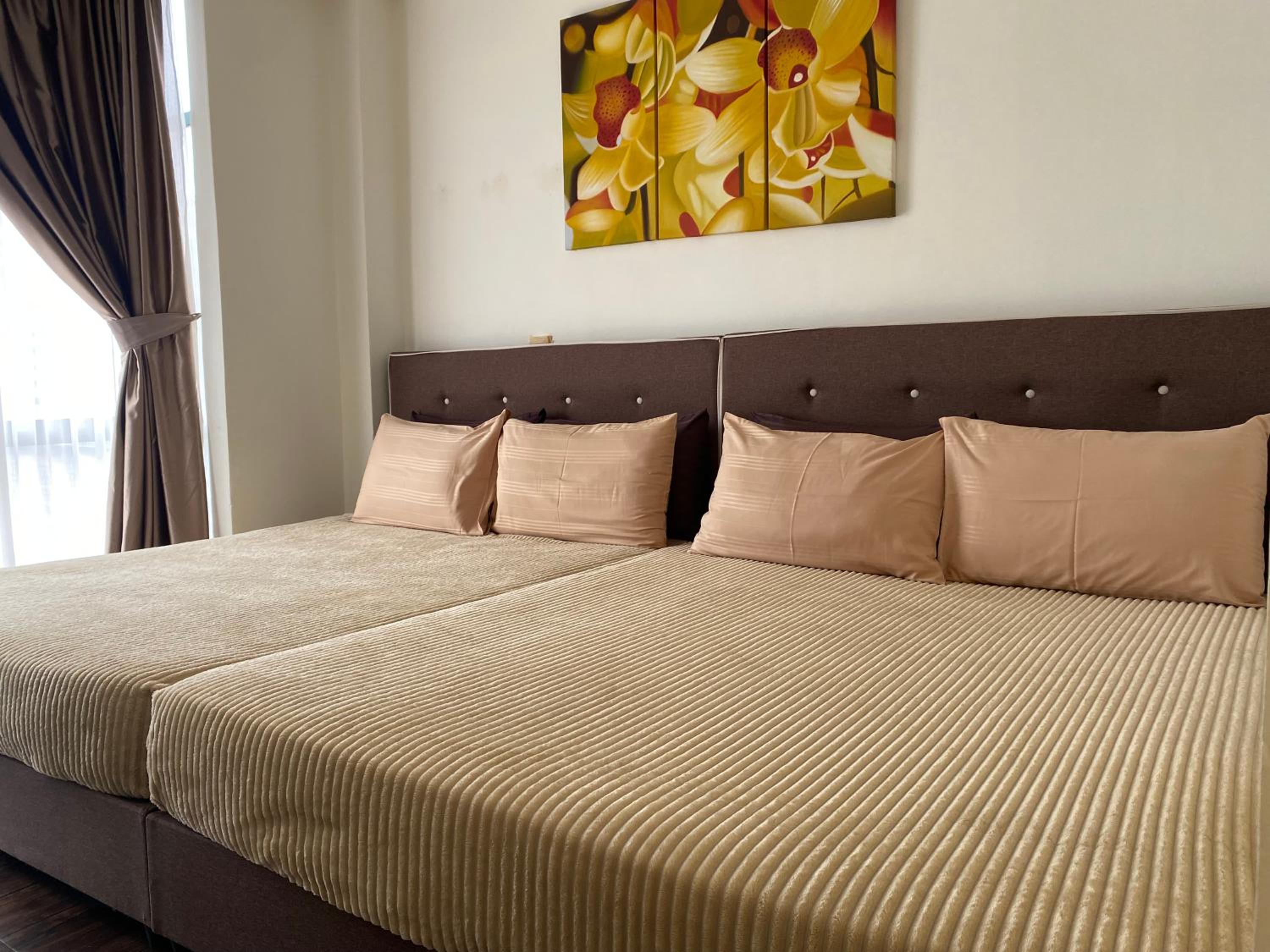 Comfy 1 Bedroom Apartment photo 1