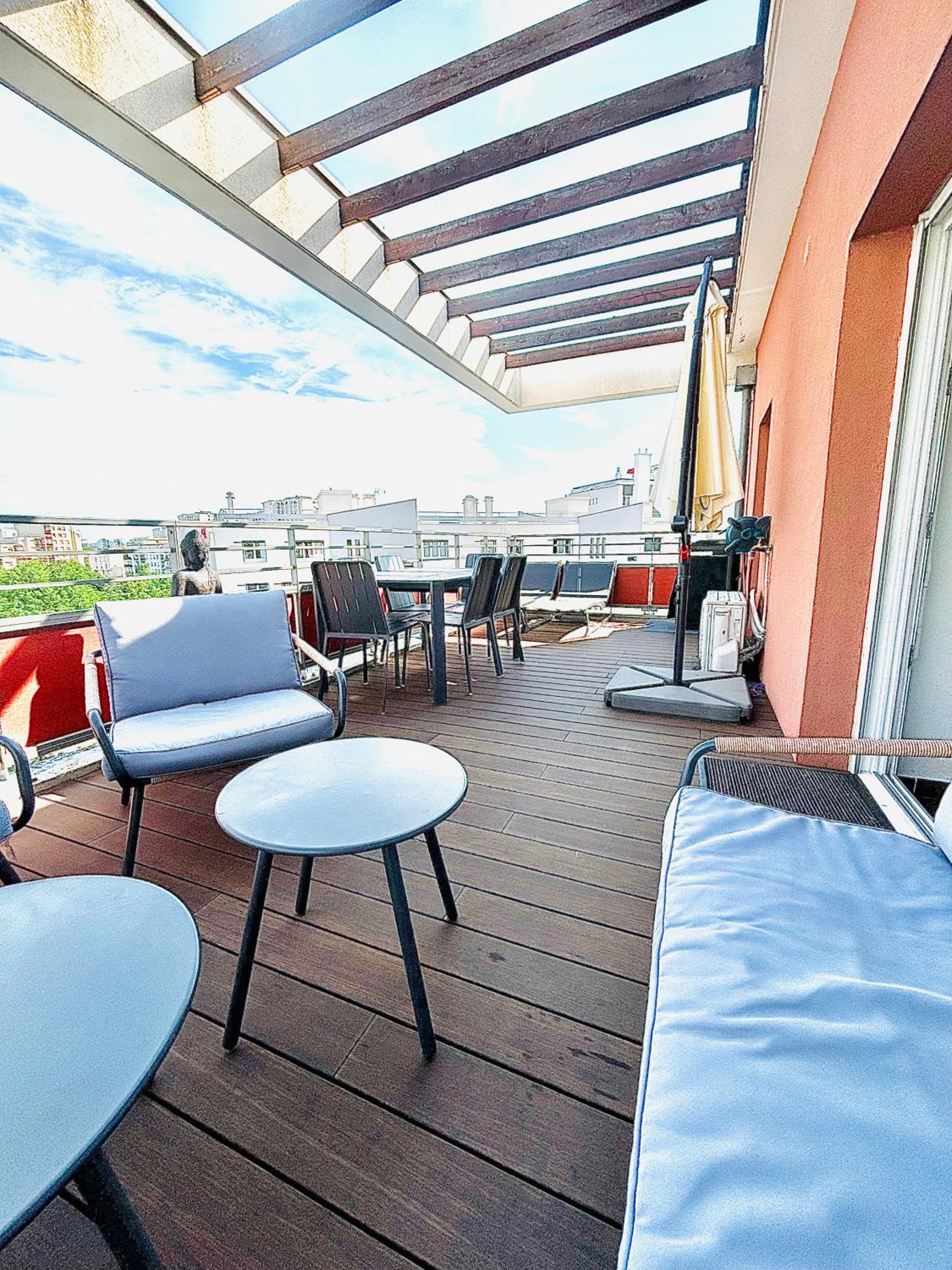 T2 Little Bohême proche hôpitaux terrasse plein ciel