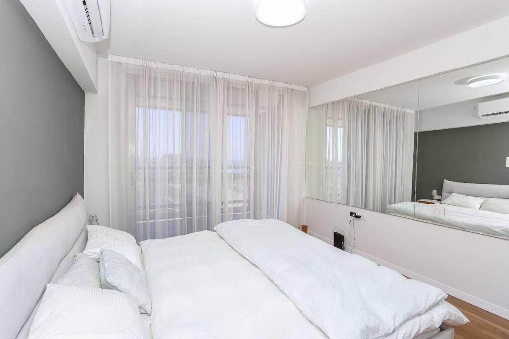 Mandarin Hotel 1BD Beach Flat view 2