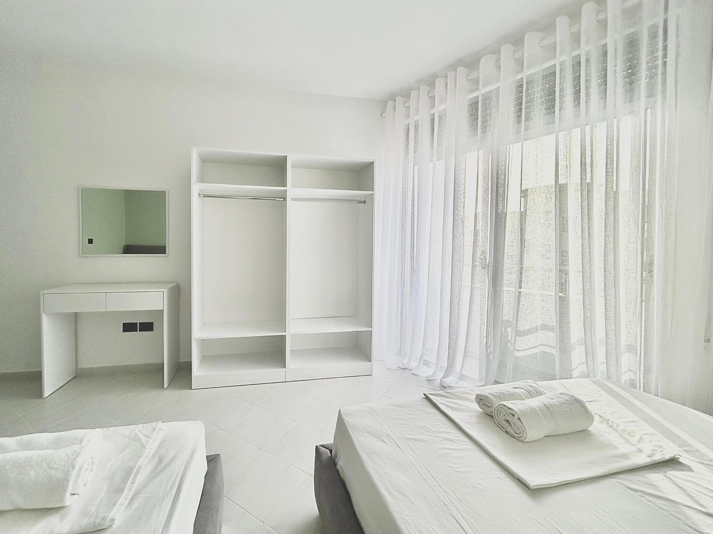 Lulu Suites- Lime