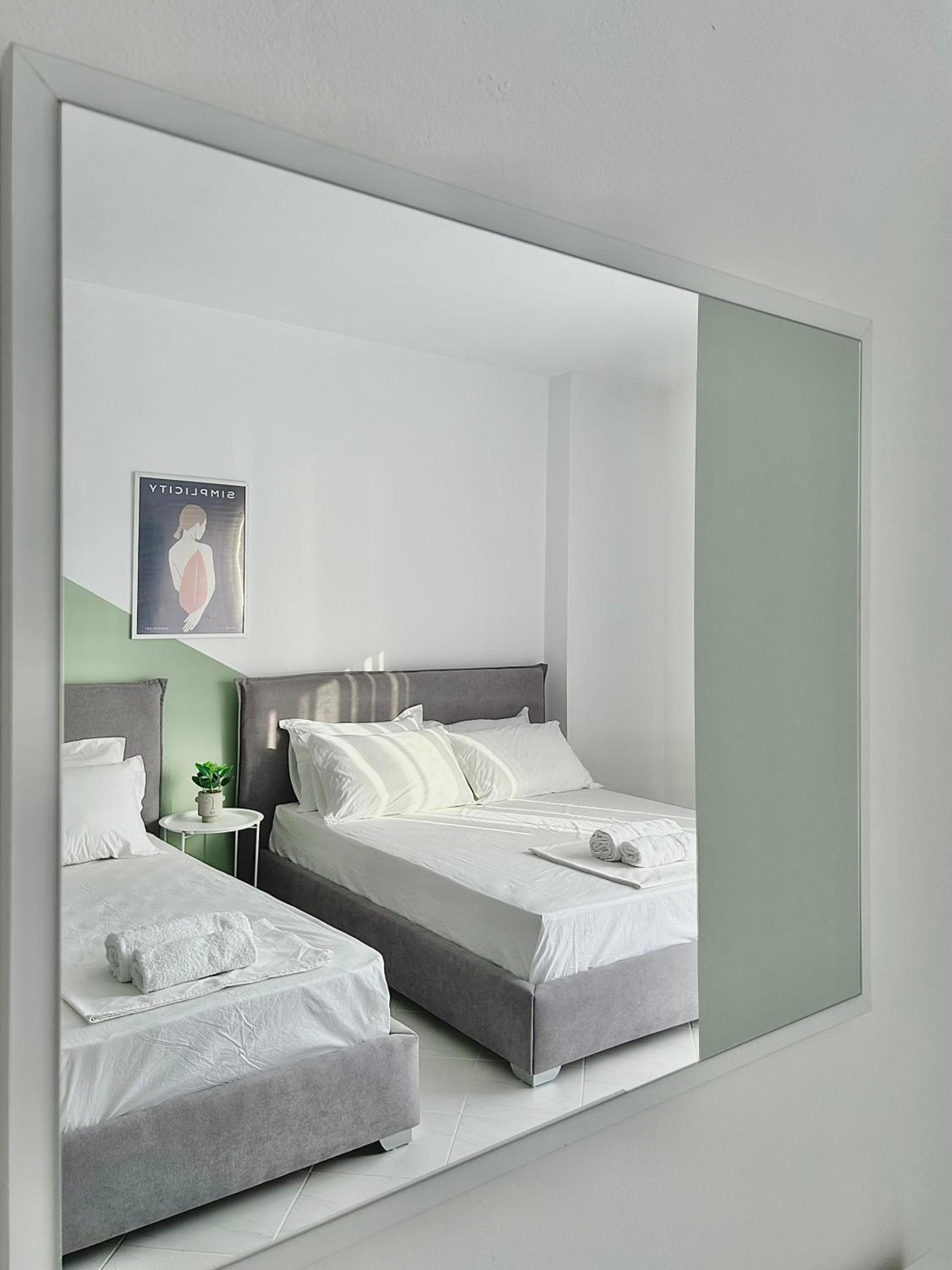 Lulu Suites- Lime