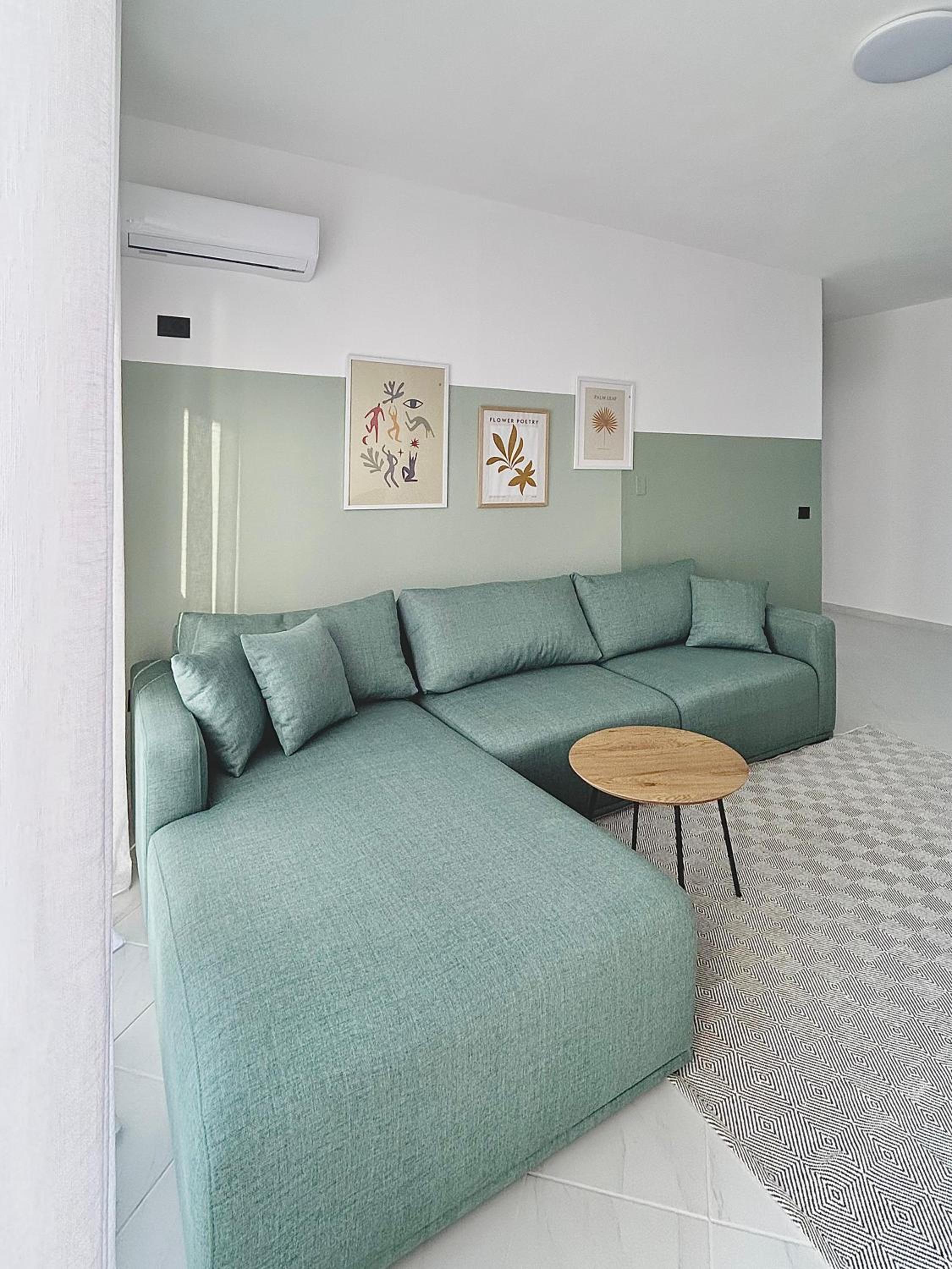 Lulu Suites- Lime