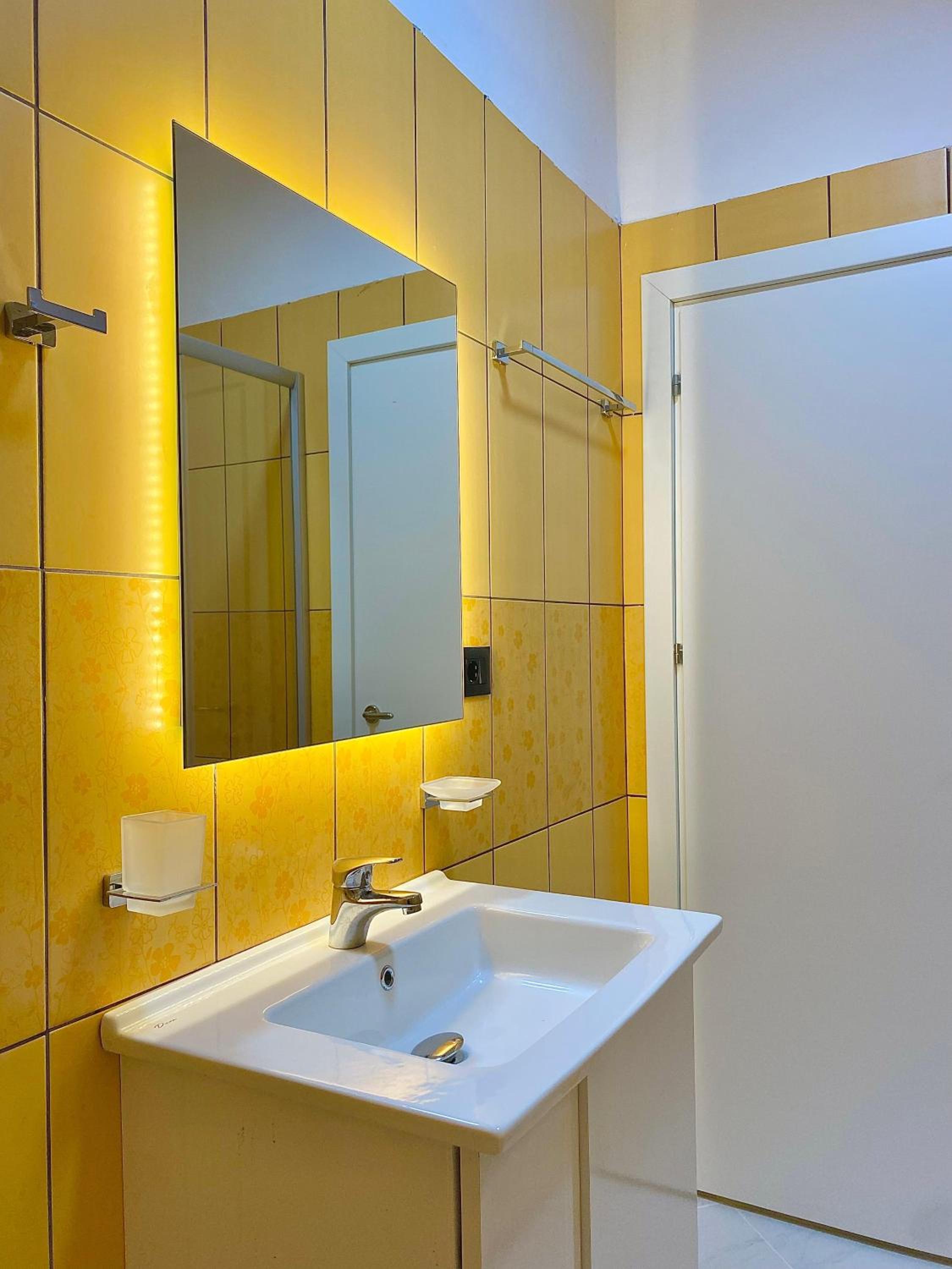 Lulu Suites- Lime