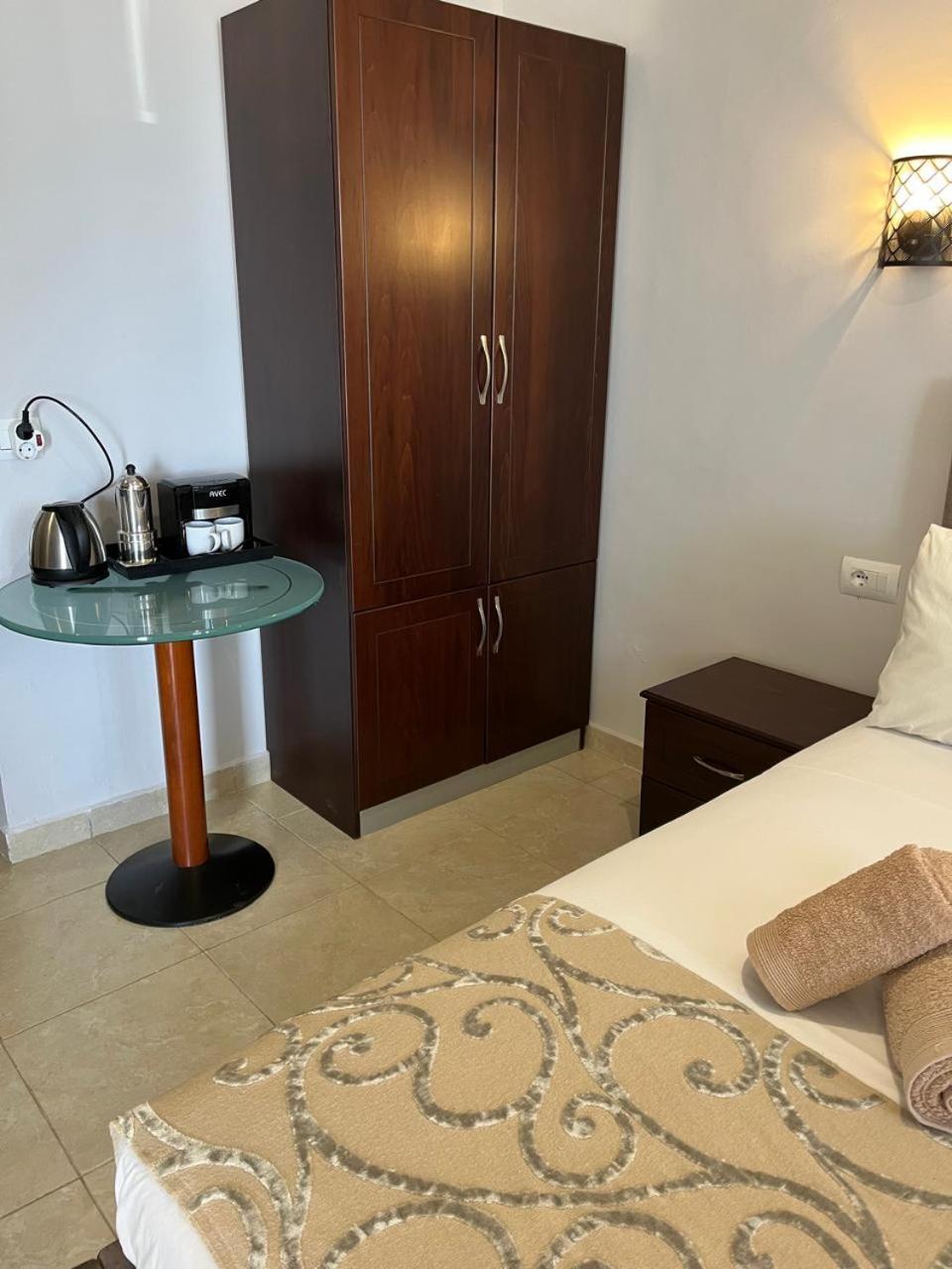 Bluemoon Suites Sarande
