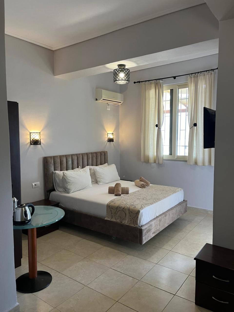 Bluemoon Suites Sarande
