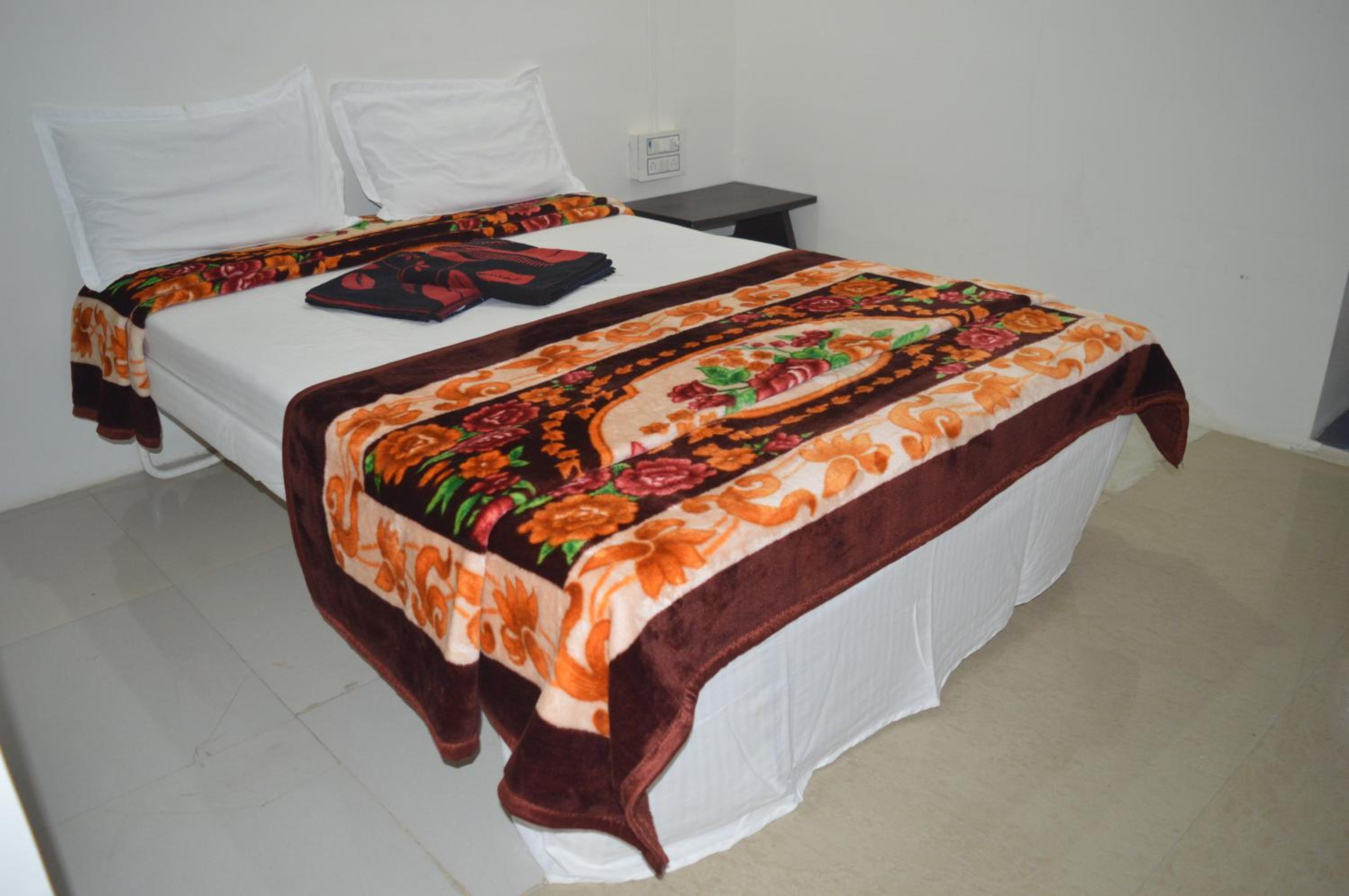 Hotel Krishna Rooms & Restaurant