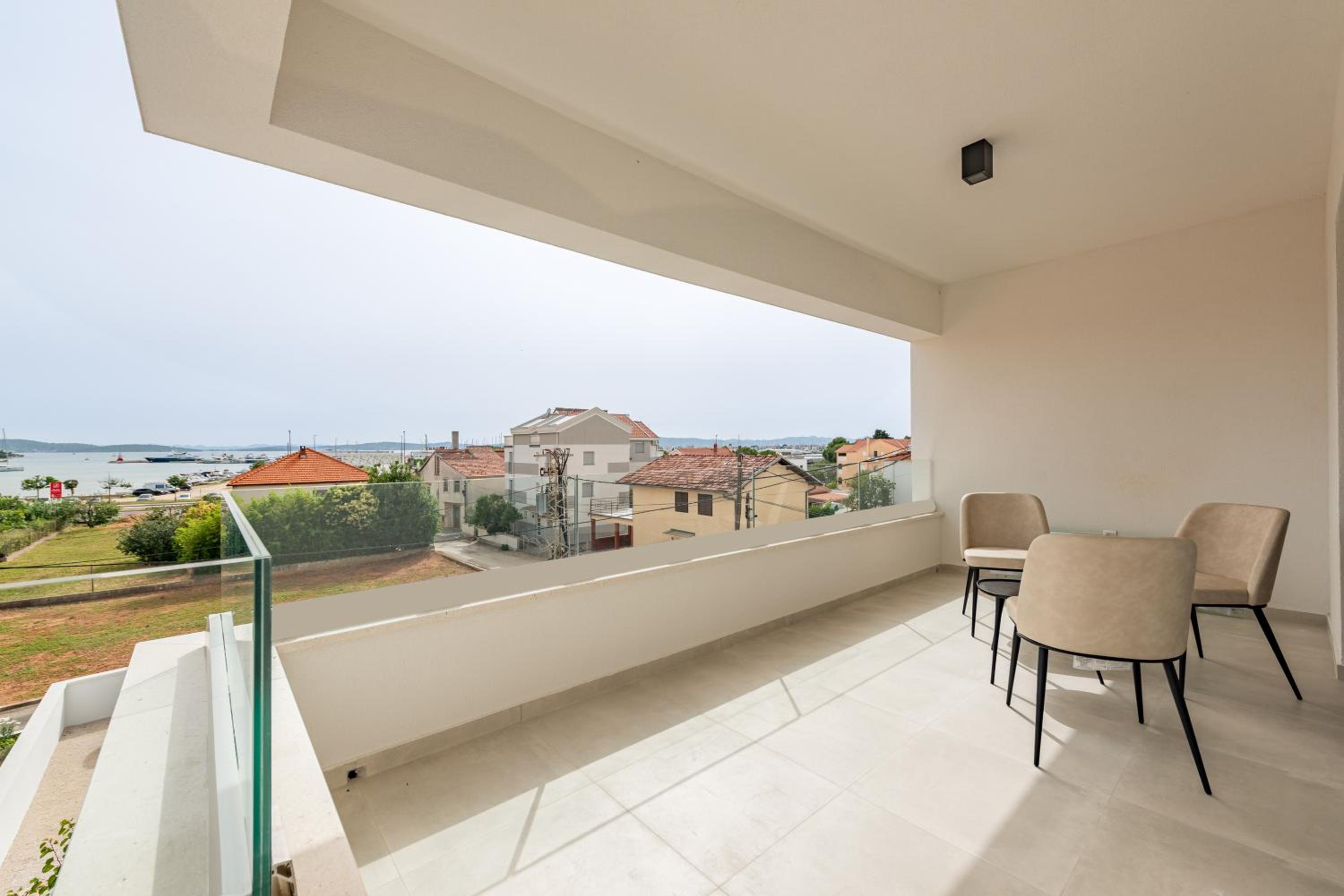 Rooms & Apartments Niko view 4