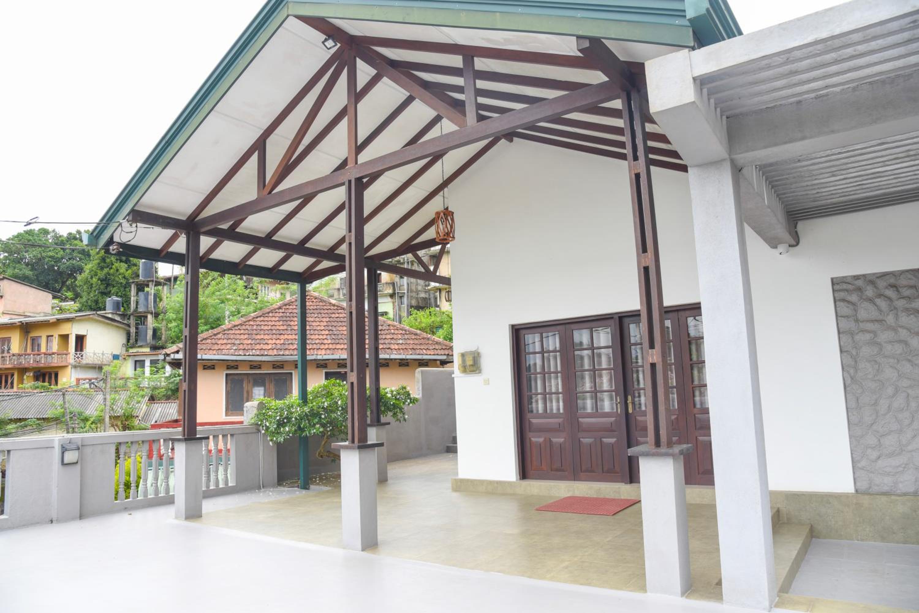 Kandy Hemantha Resort