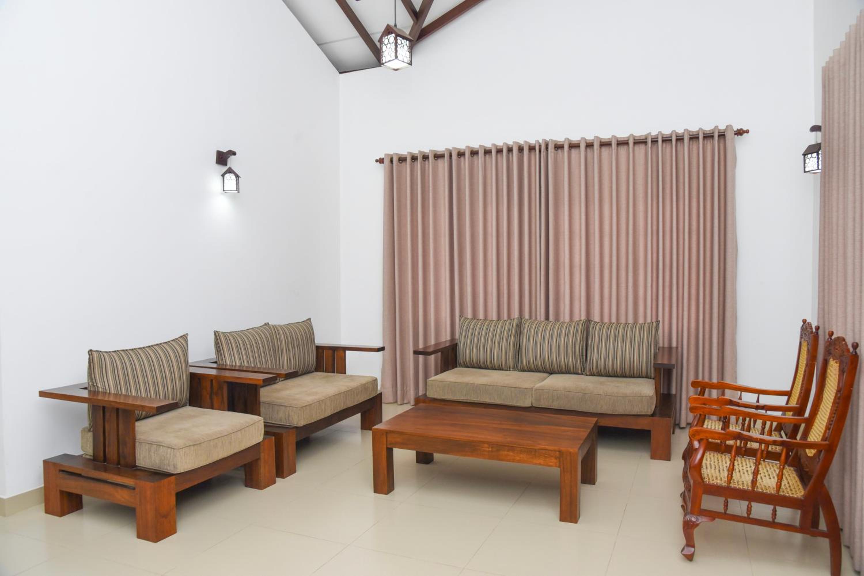Kandy Hemantha Resort