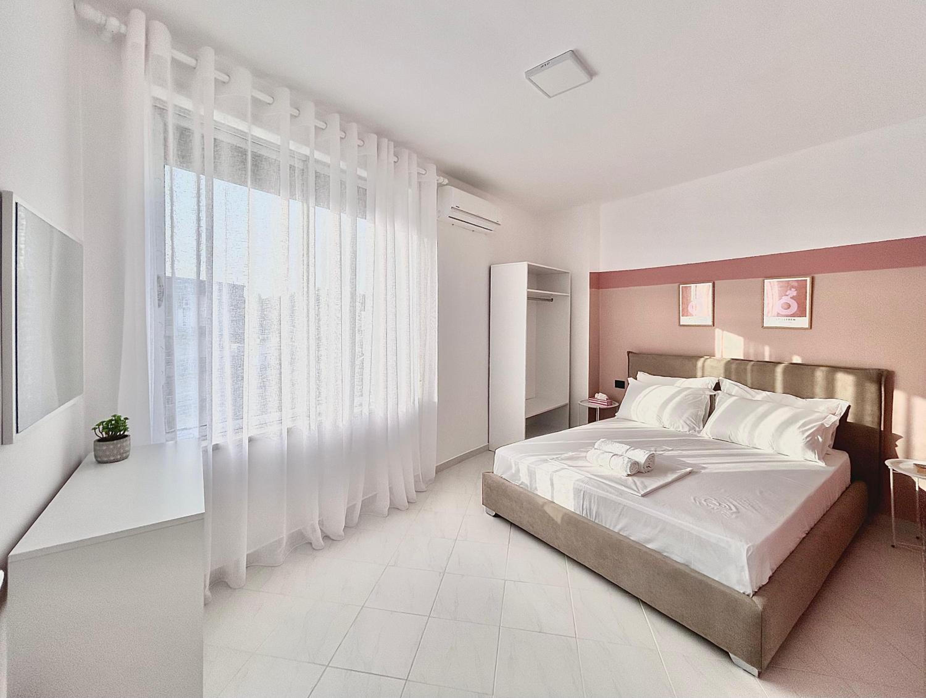 Lulu Suites - Peony