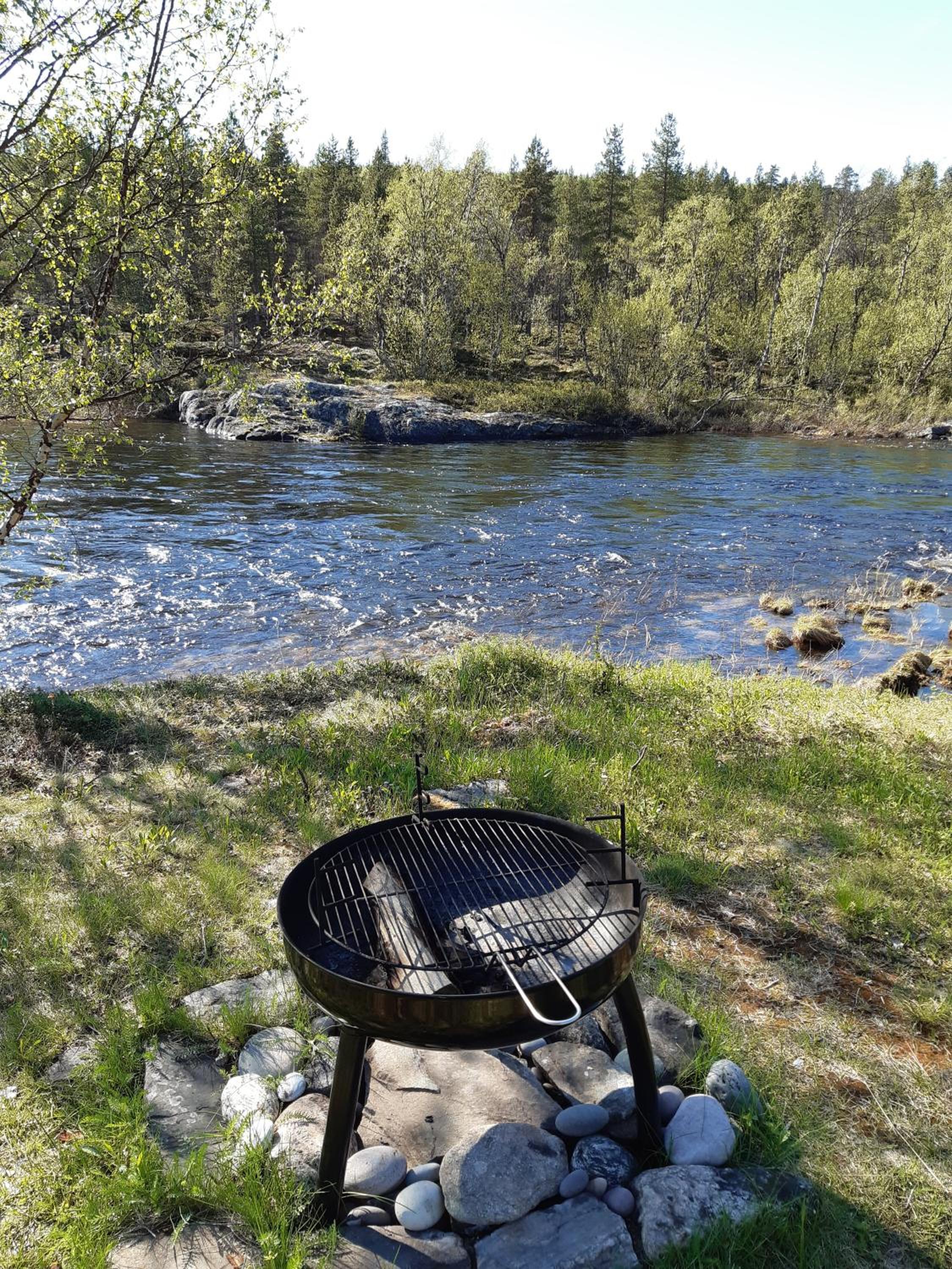 Leppälän vanhatupa rantasaunalla