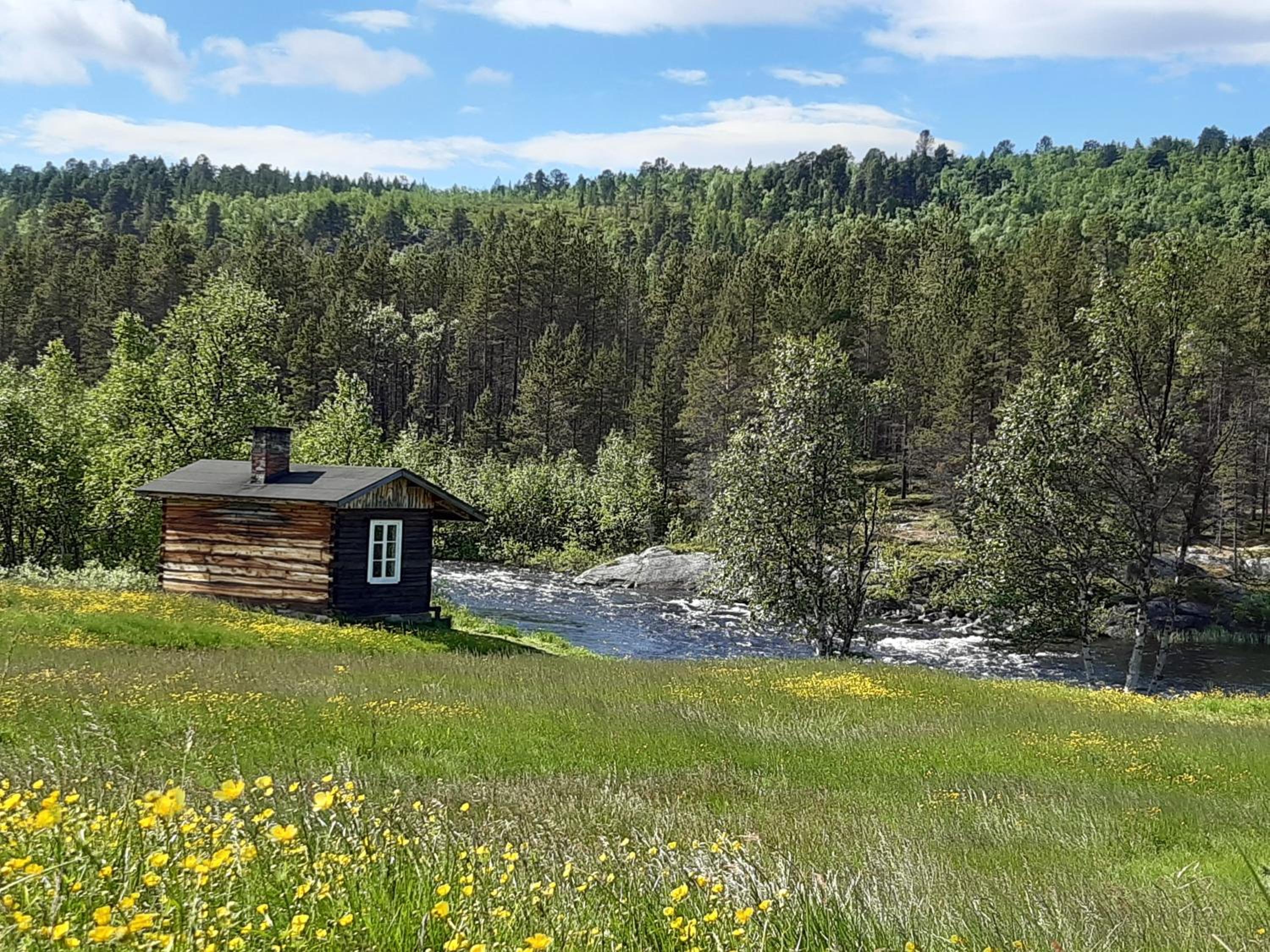 Leppälän vanhatupa rantasaunalla