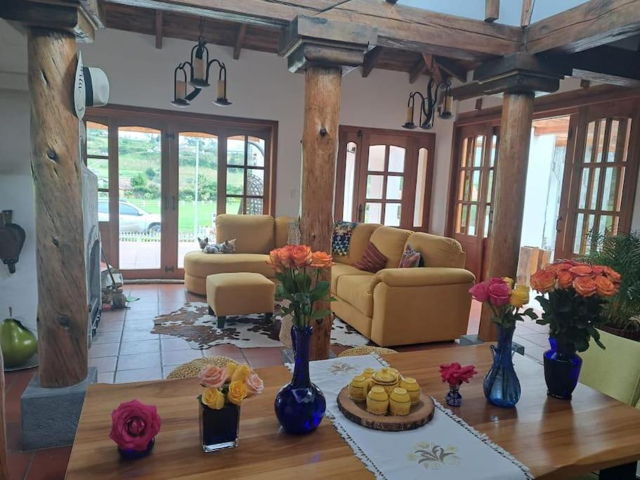 Hacienda Otavalo Country Home