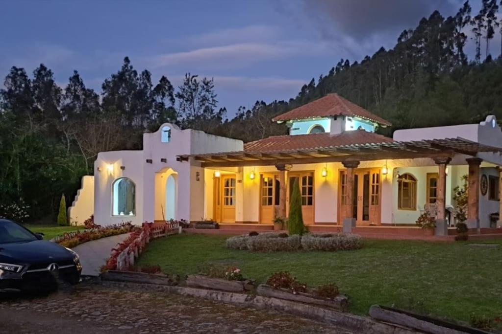 Hacienda Otavalo Country Home