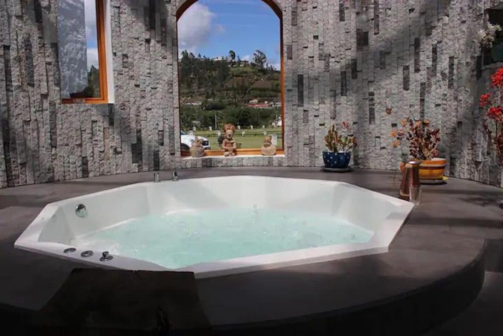 Hacienda Otavalo Country Home