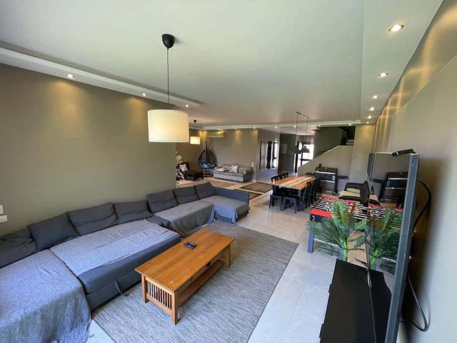 Amazing Townhouse - 5 Bedrooms view 4