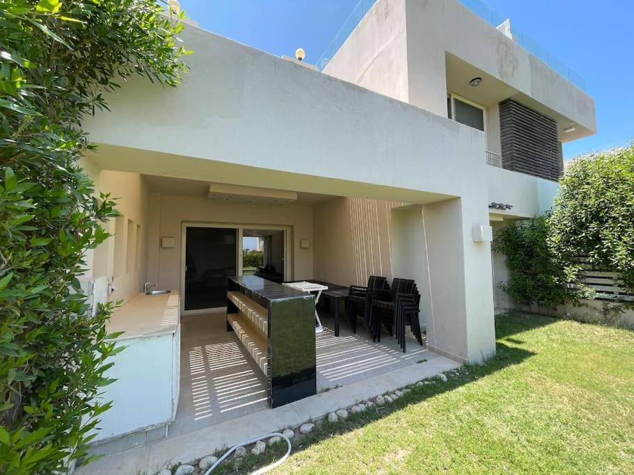 Amazing Townhouse - 5 Bedrooms view 2