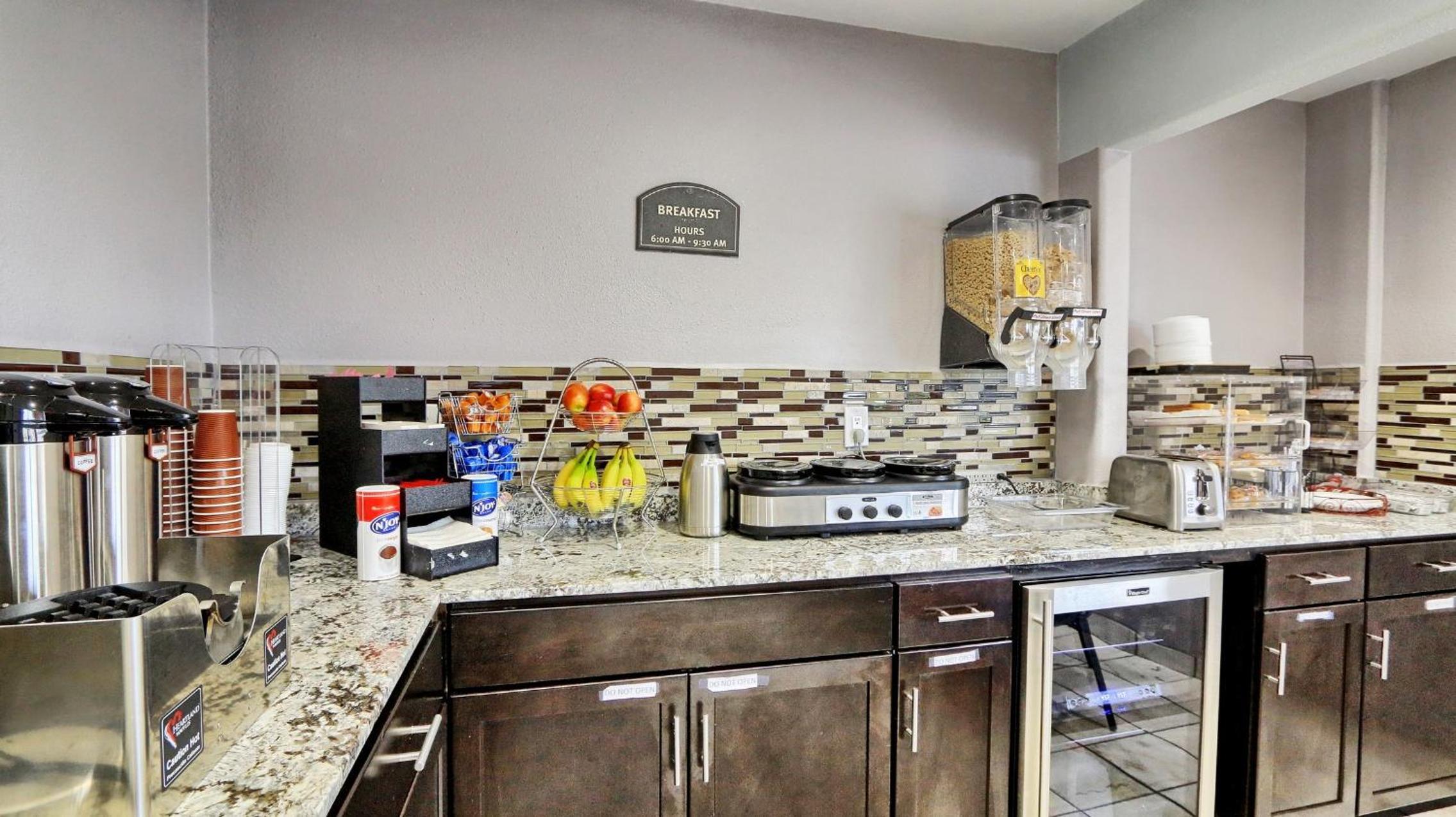 Econo Lodge Austin South 2