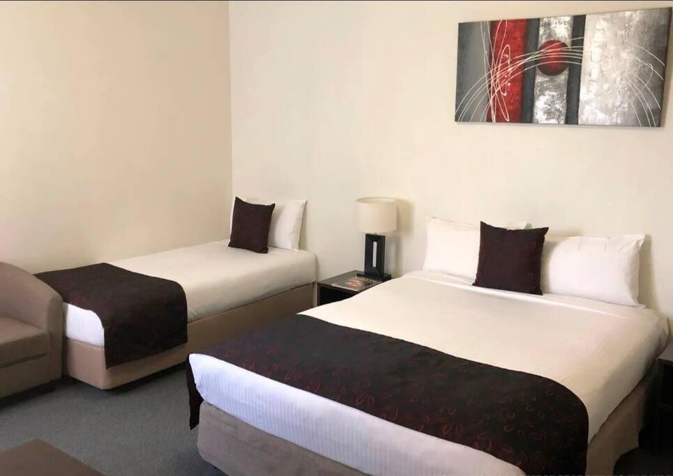 259 Gouger city apartment