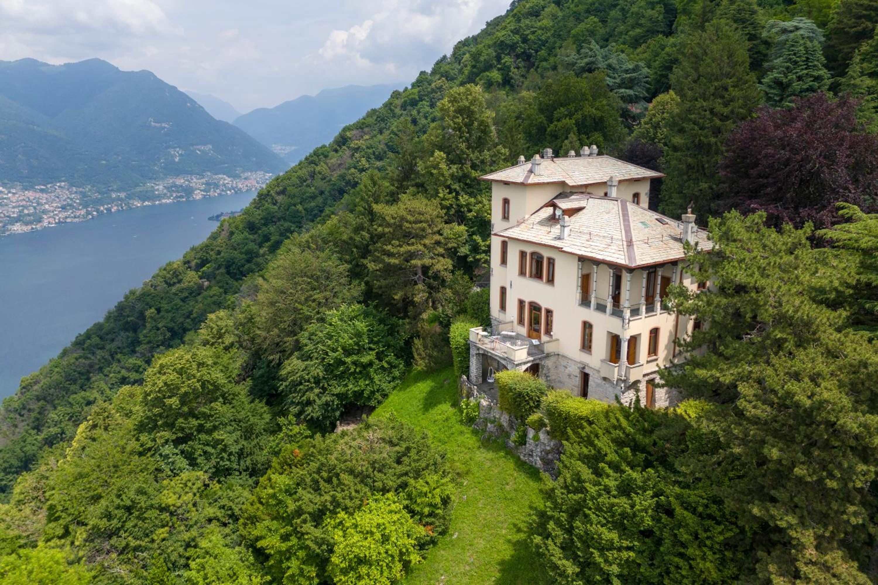 Villa Jolanda, a Garamonds Property view 2