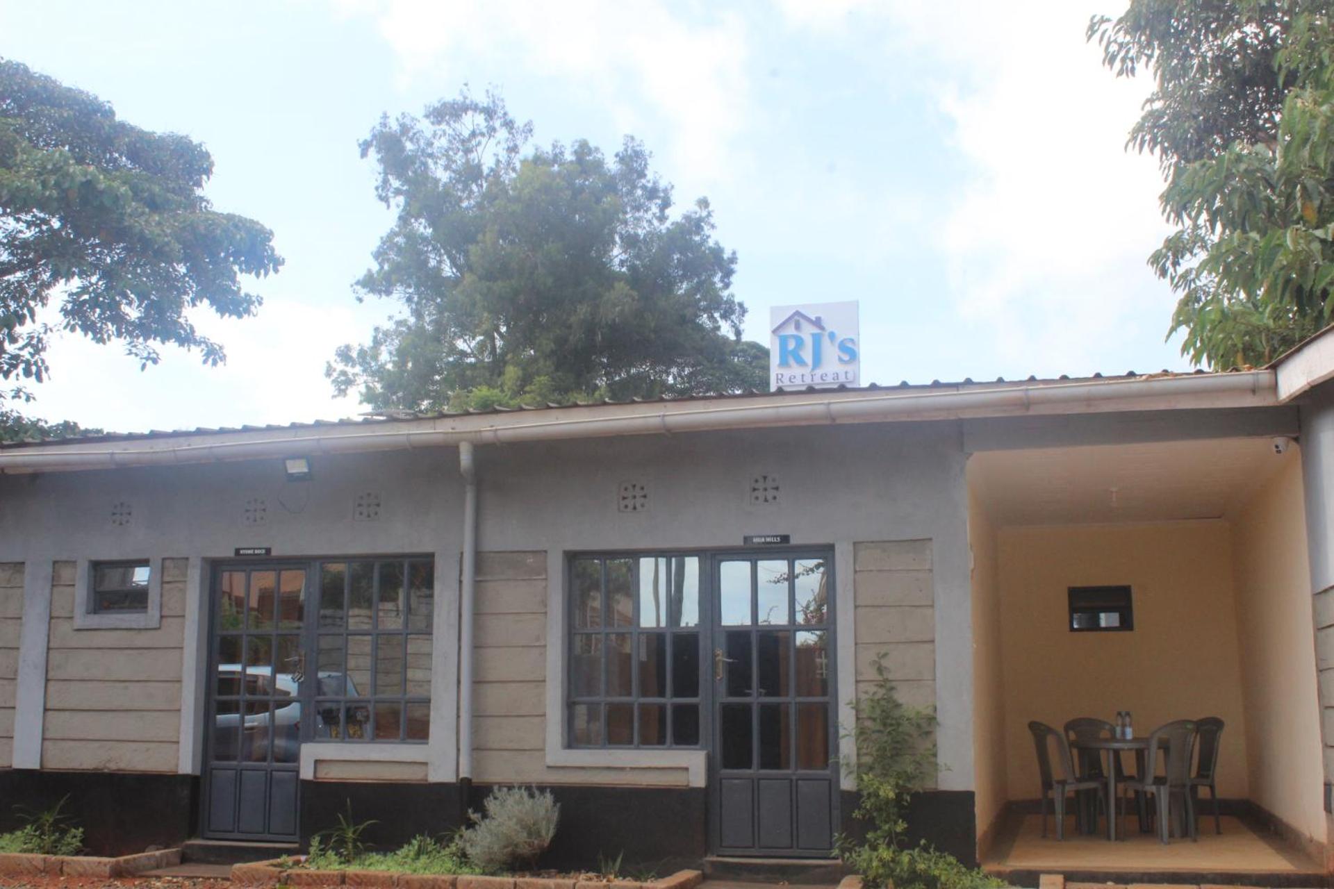 RJ's Retreat Migwani Town view 5