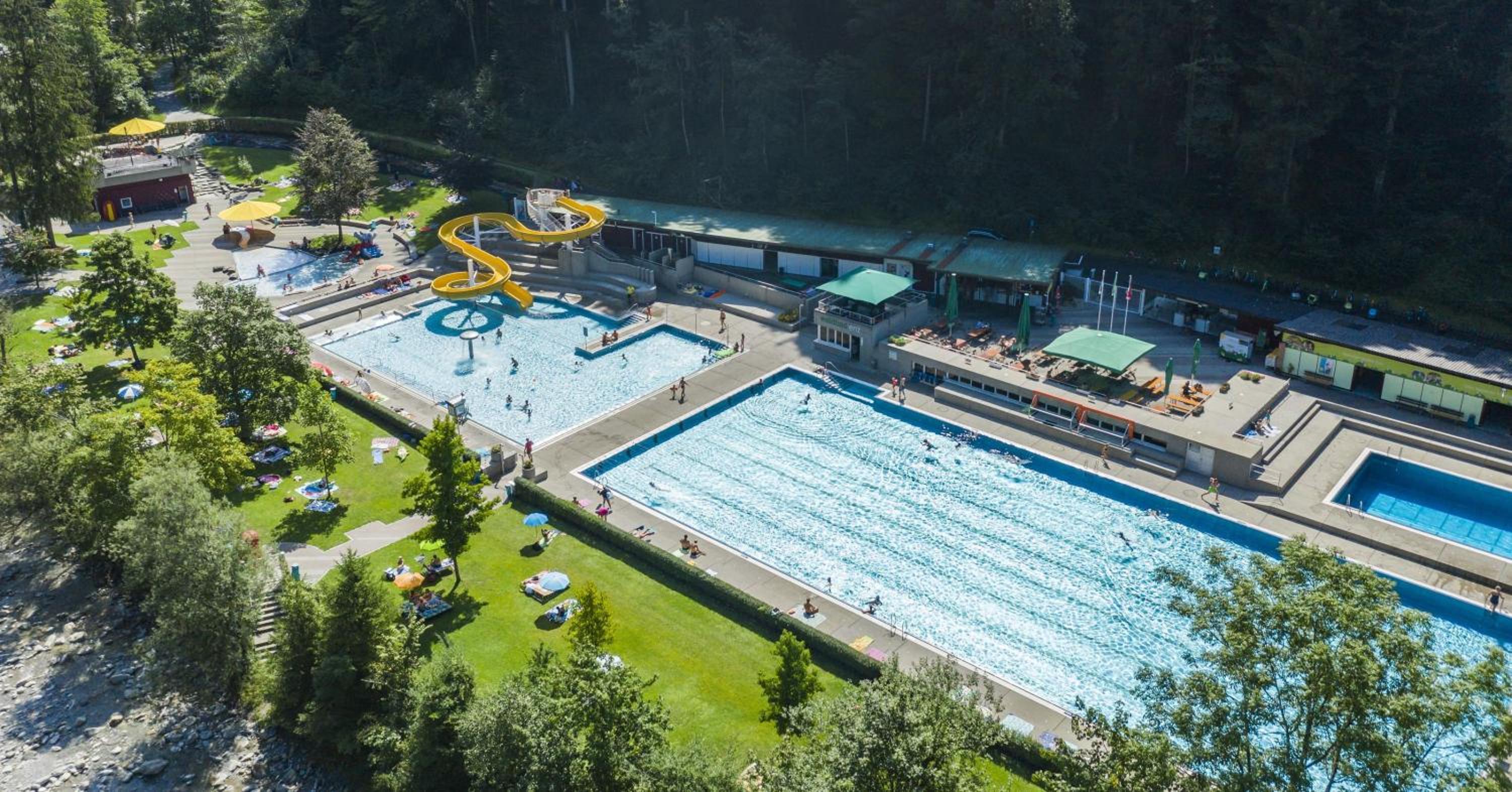 Kraft tanken in grüner Oase mit großem Wohnraum und riesigem Garten