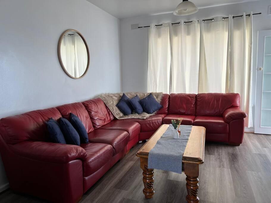 entire beachfront apartment 5 Esplanades seaviews