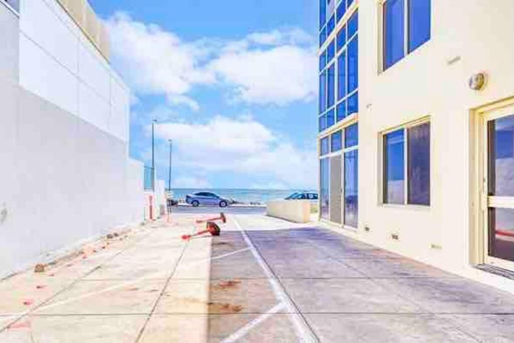entire beachfront apartment 5 Esplanades seaviews