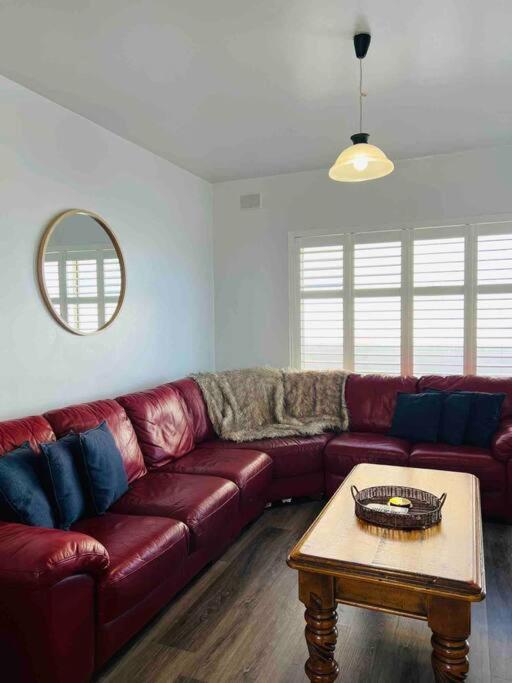 entire beachfront apartment 5 Esplanades seaviews