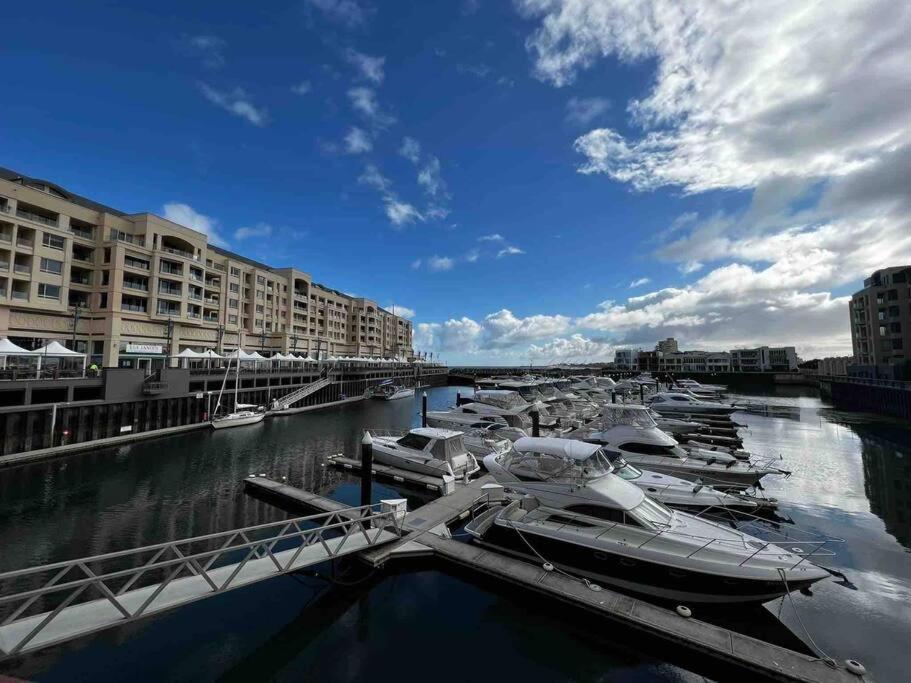 entire beachfront apartment 5 Esplanades seaviews