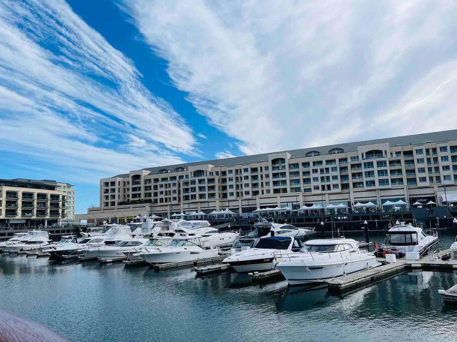 entire beachfront apartment 5 Esplanades seaviews