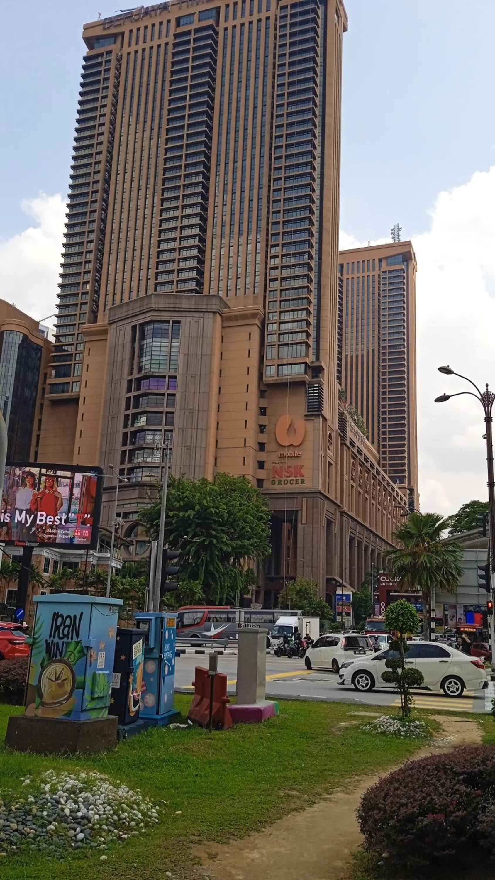 Visitor Service Suits at Times Square Bukitbintang K L