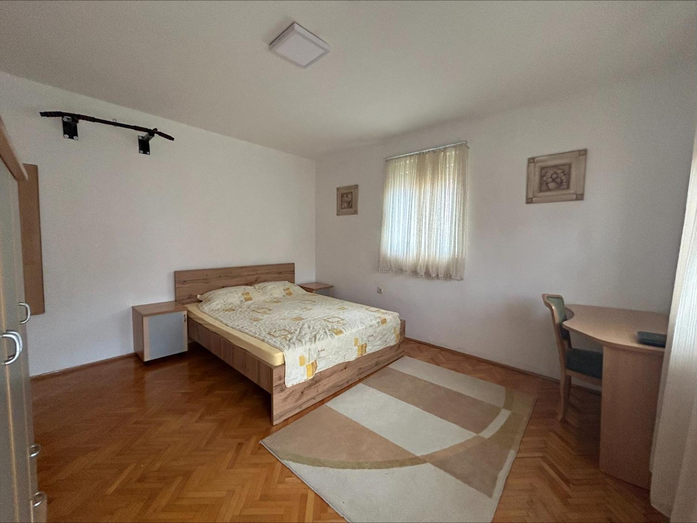 L's Apartment