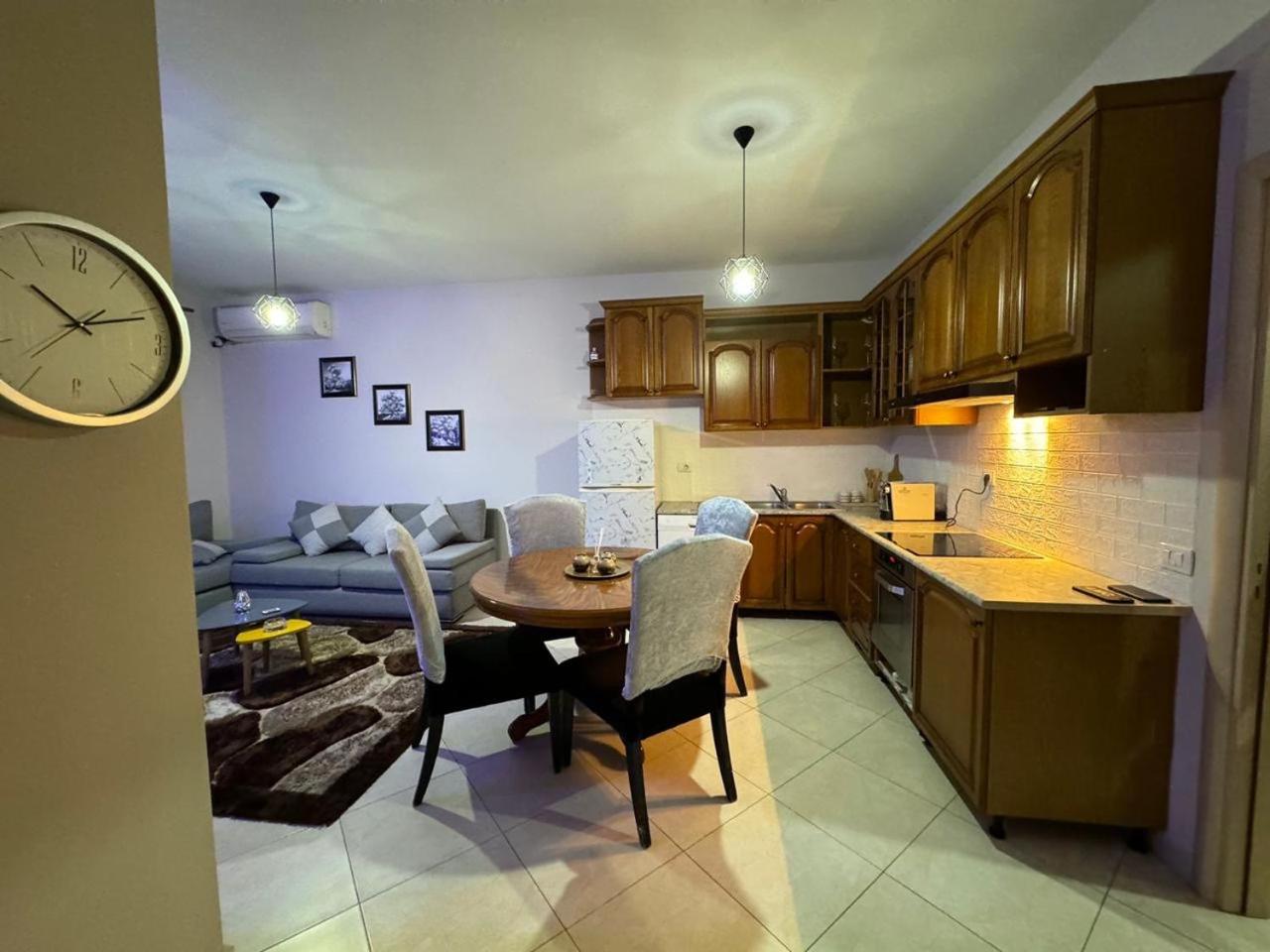 Apartament me qira ditore Astir