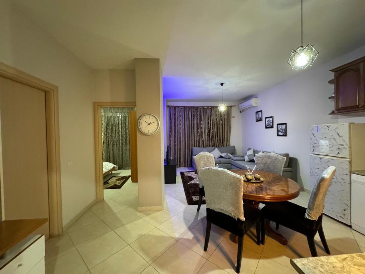 Apartament me qira ditore Astir