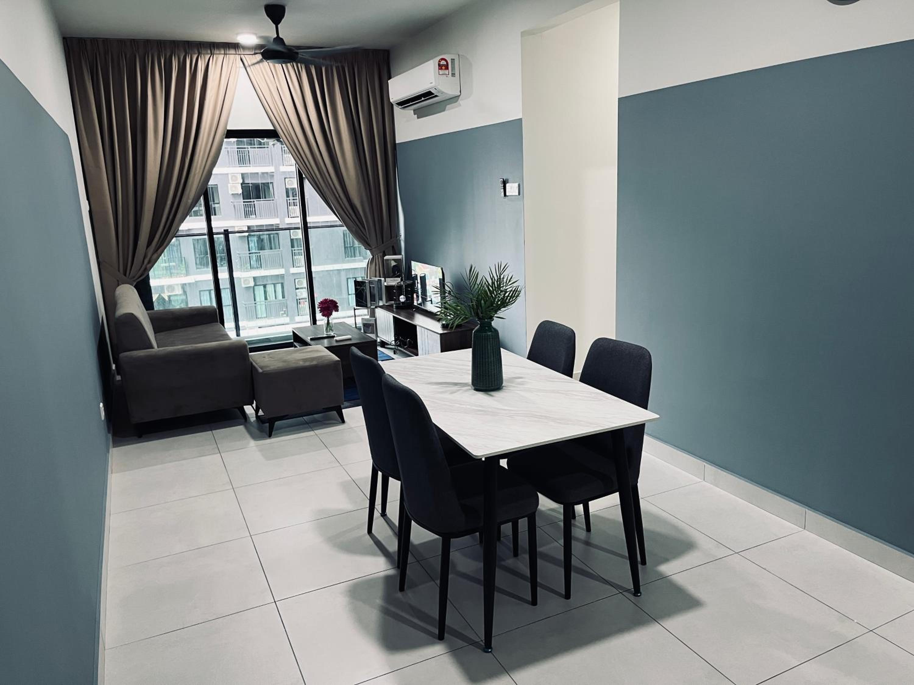 Majestic maxim 3BR luxury family house MRT kuala lumpur