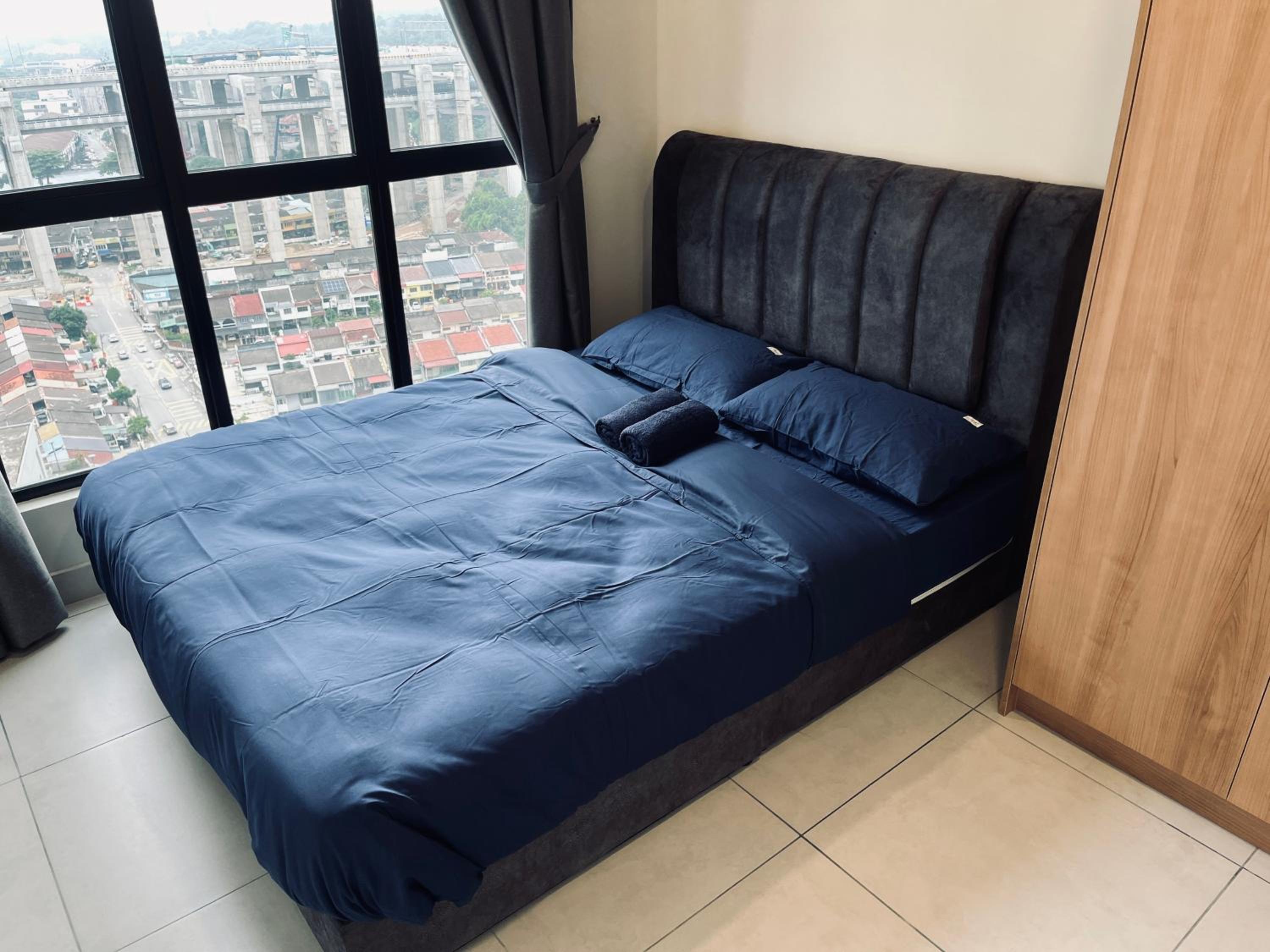 Majestic maxim 3BR luxury family house MRT kuala lumpur