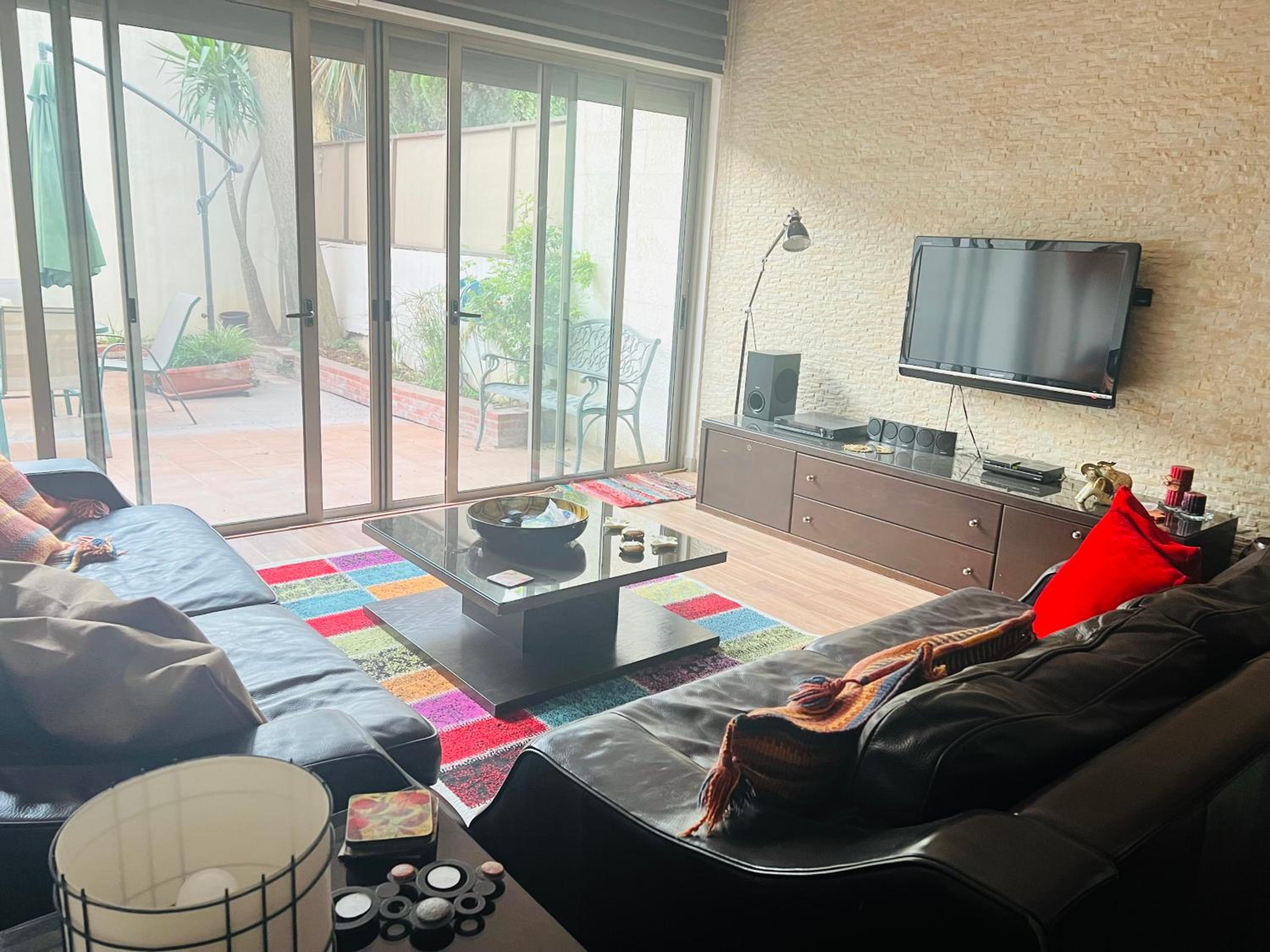 2- bedroom apartment in the heart of Amman view 3