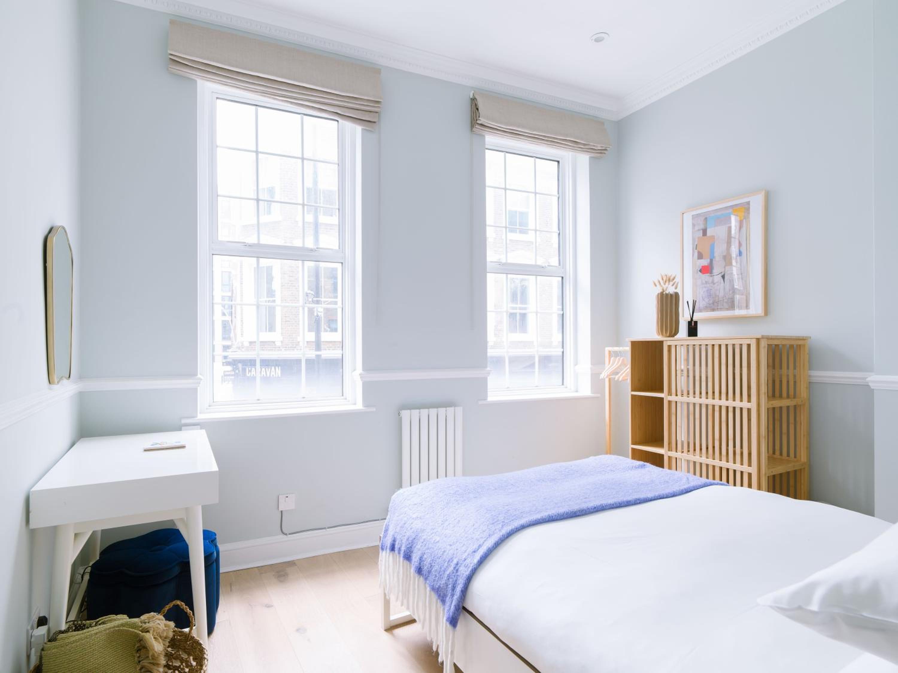 West End, Drury Lane, Modern 3 Bedroom Apt