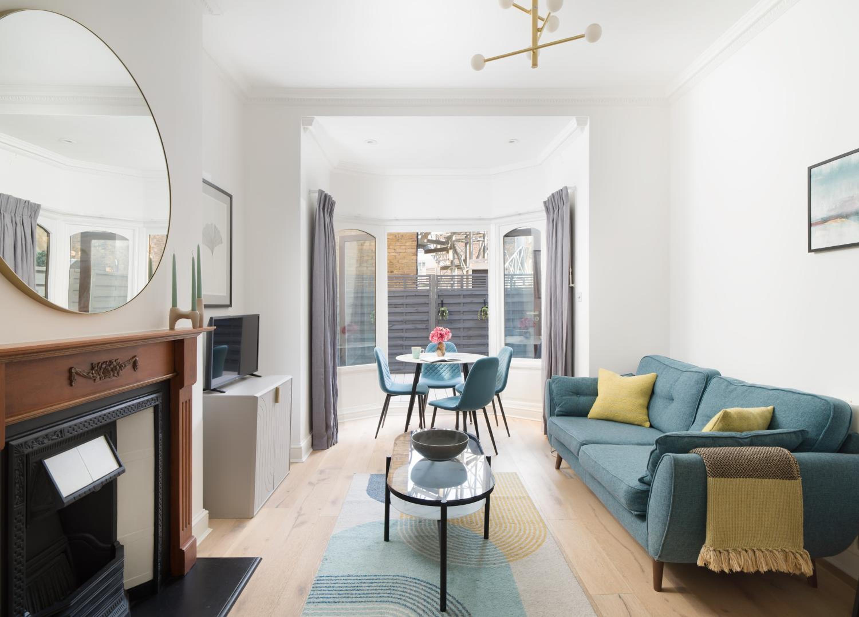 West End, Drury Lane, Modern 3 Bedroom Apt
