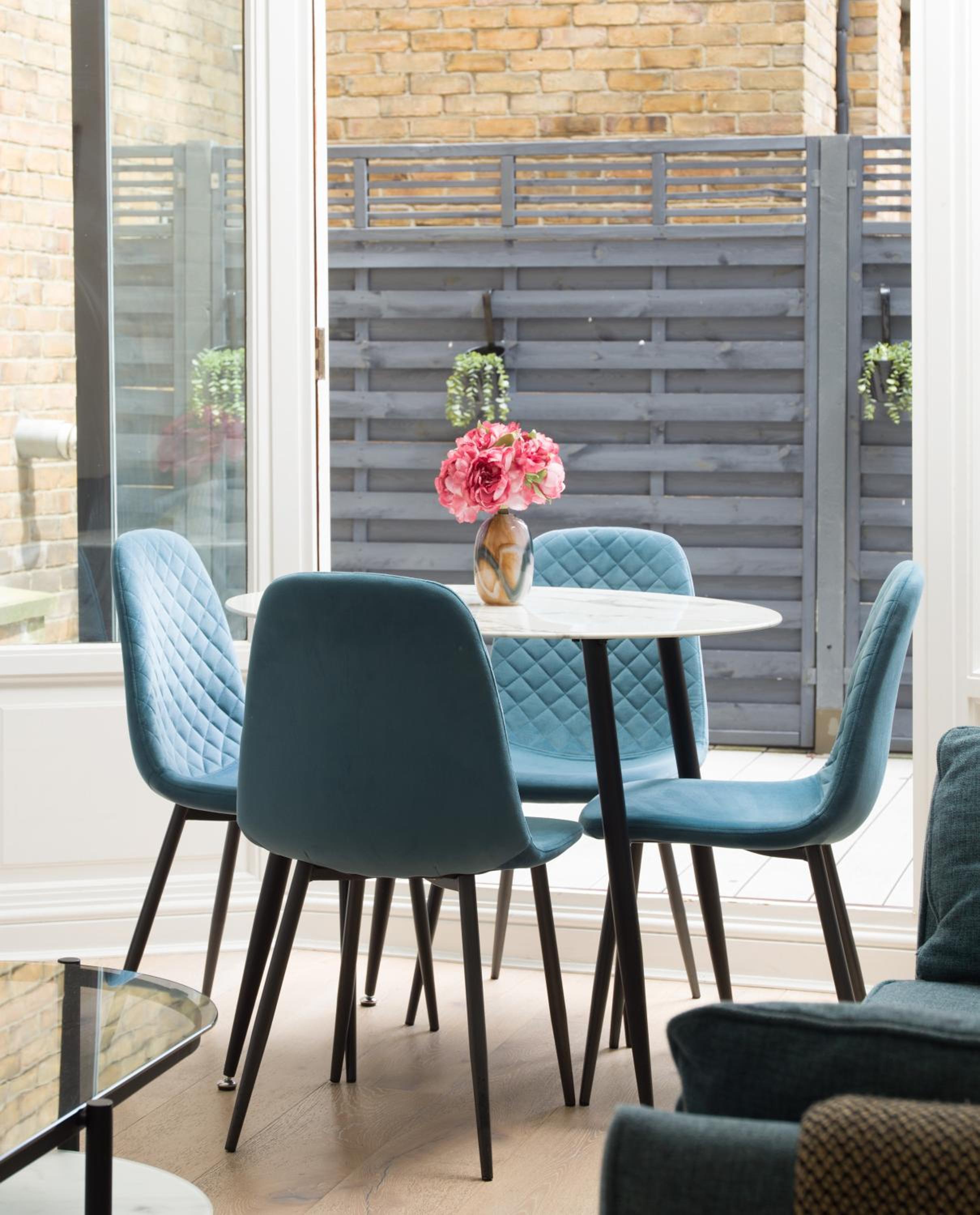 West End, Drury Lane, Modern 3 Bedroom Apt