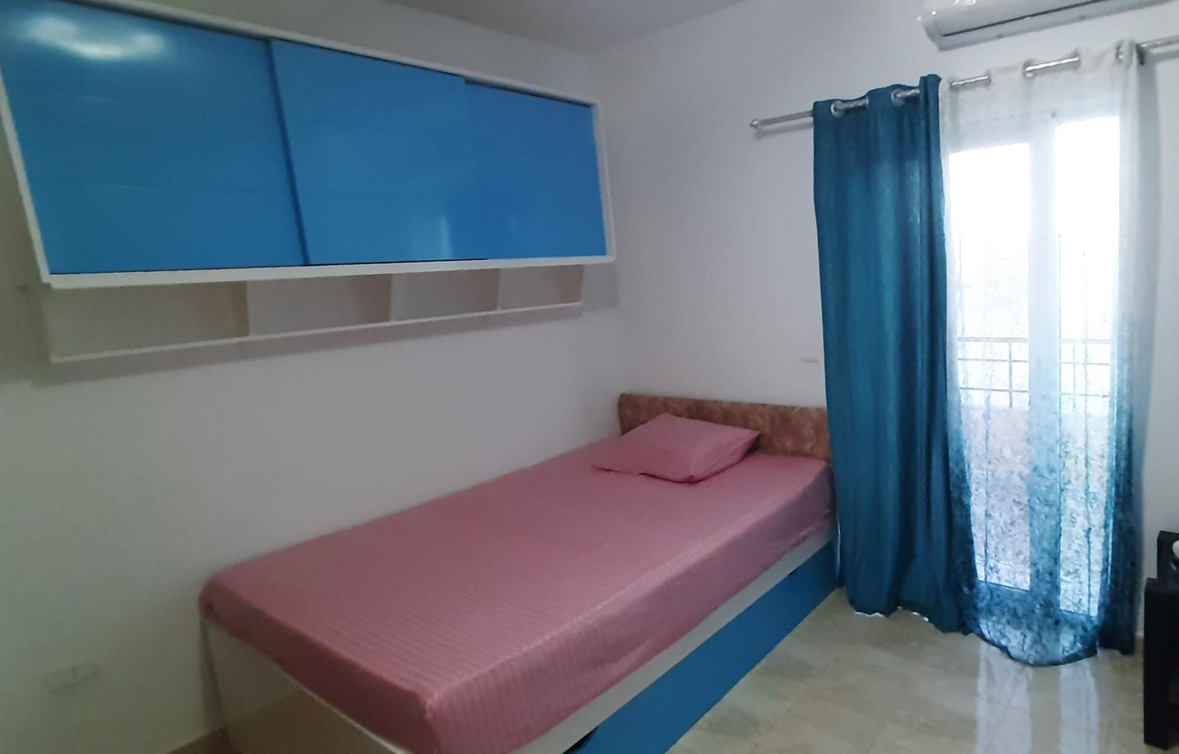 Wavesong Whispers flat where you can enjoy seaview with the best price and enjoy speedy wifi