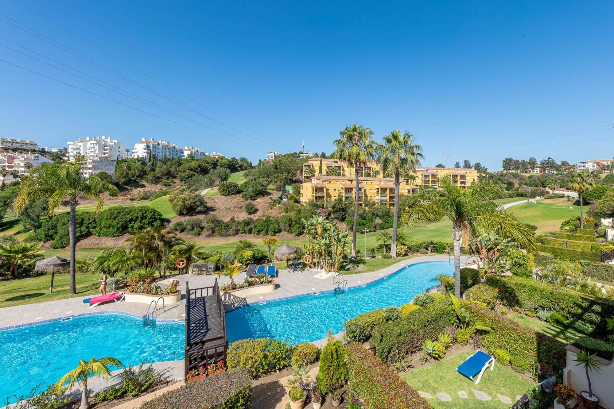 Stunning Golf View Apt, Miraflores Golf